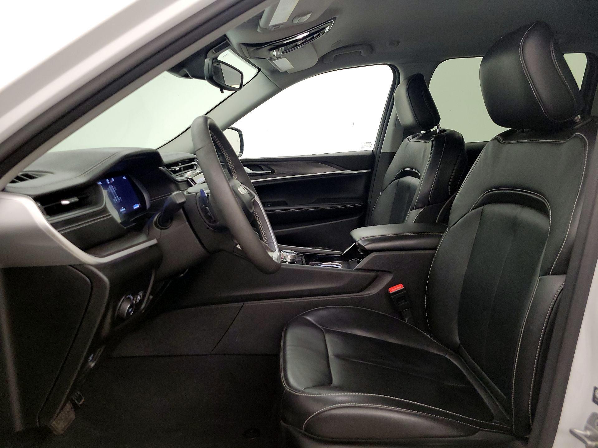 Thumbnail: 2023 Jeep Grand Cherokee - 11