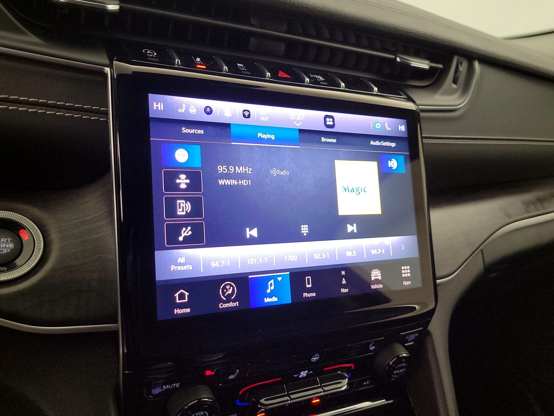 Thumbnail: 2023 Jeep Grand Cherokee - 16