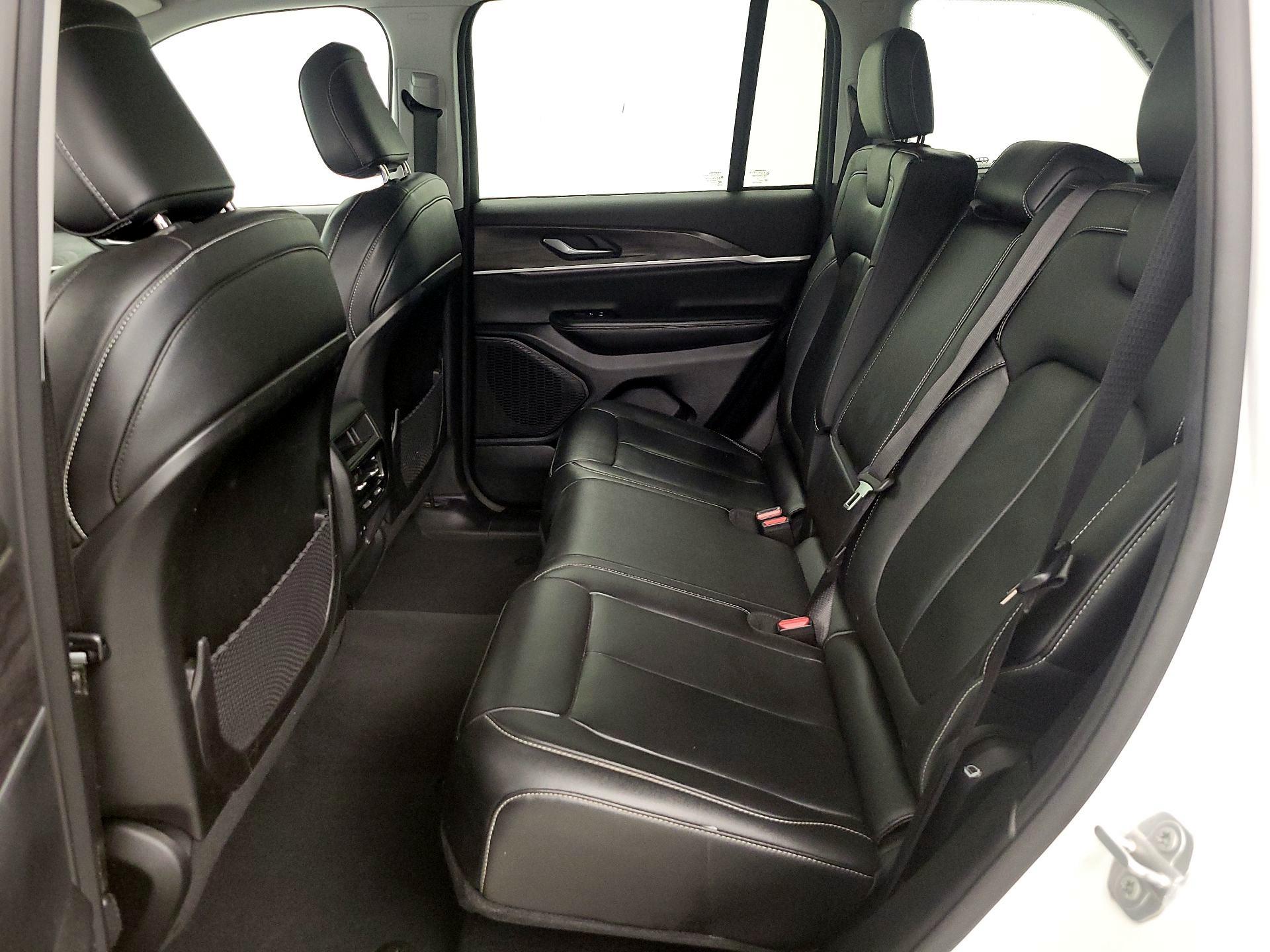 Thumbnail: 2023 Jeep Grand Cherokee - 20