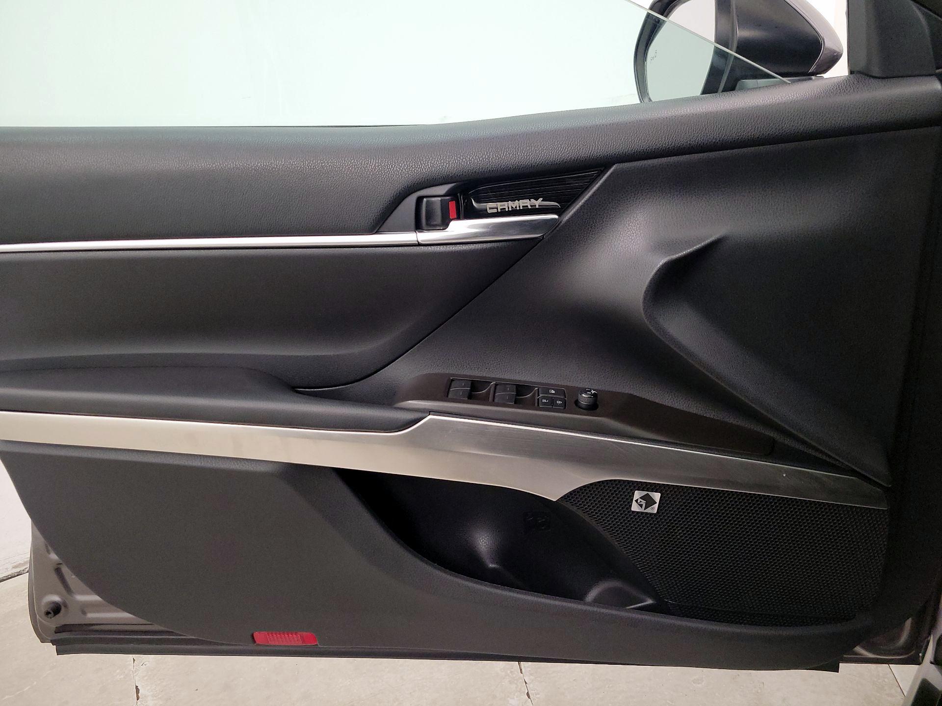 Thumbnail: 2021 Toyota Camry - 12