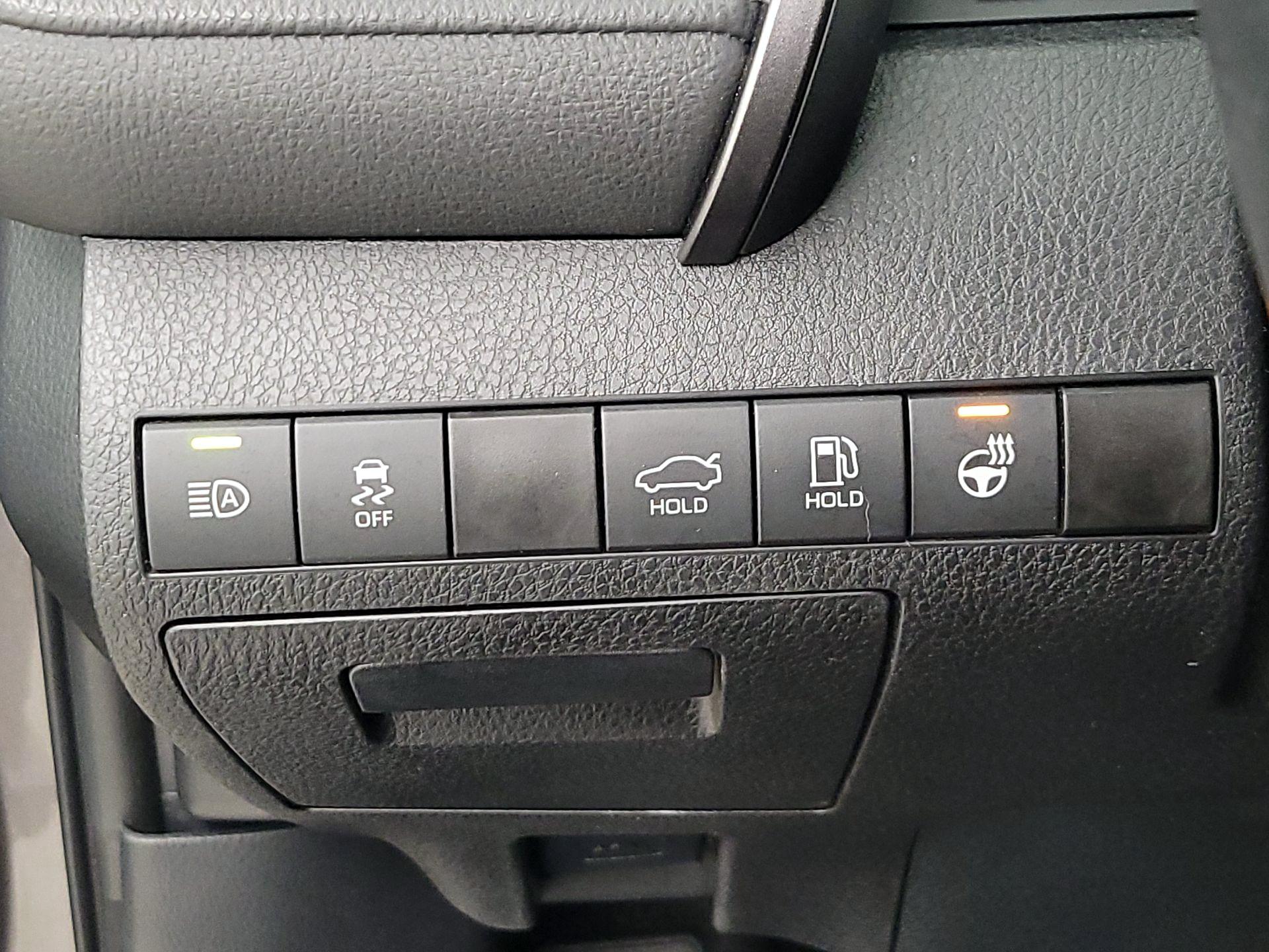 Thumbnail: 2021 Toyota Camry - 13