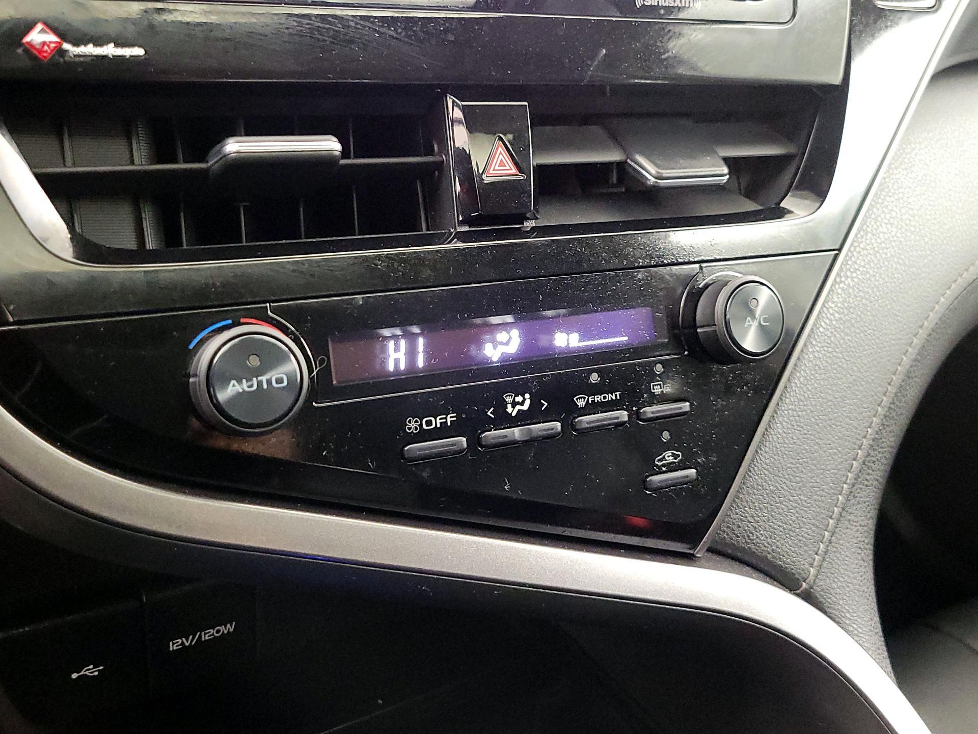 Thumbnail: 2021 Toyota Camry - 16