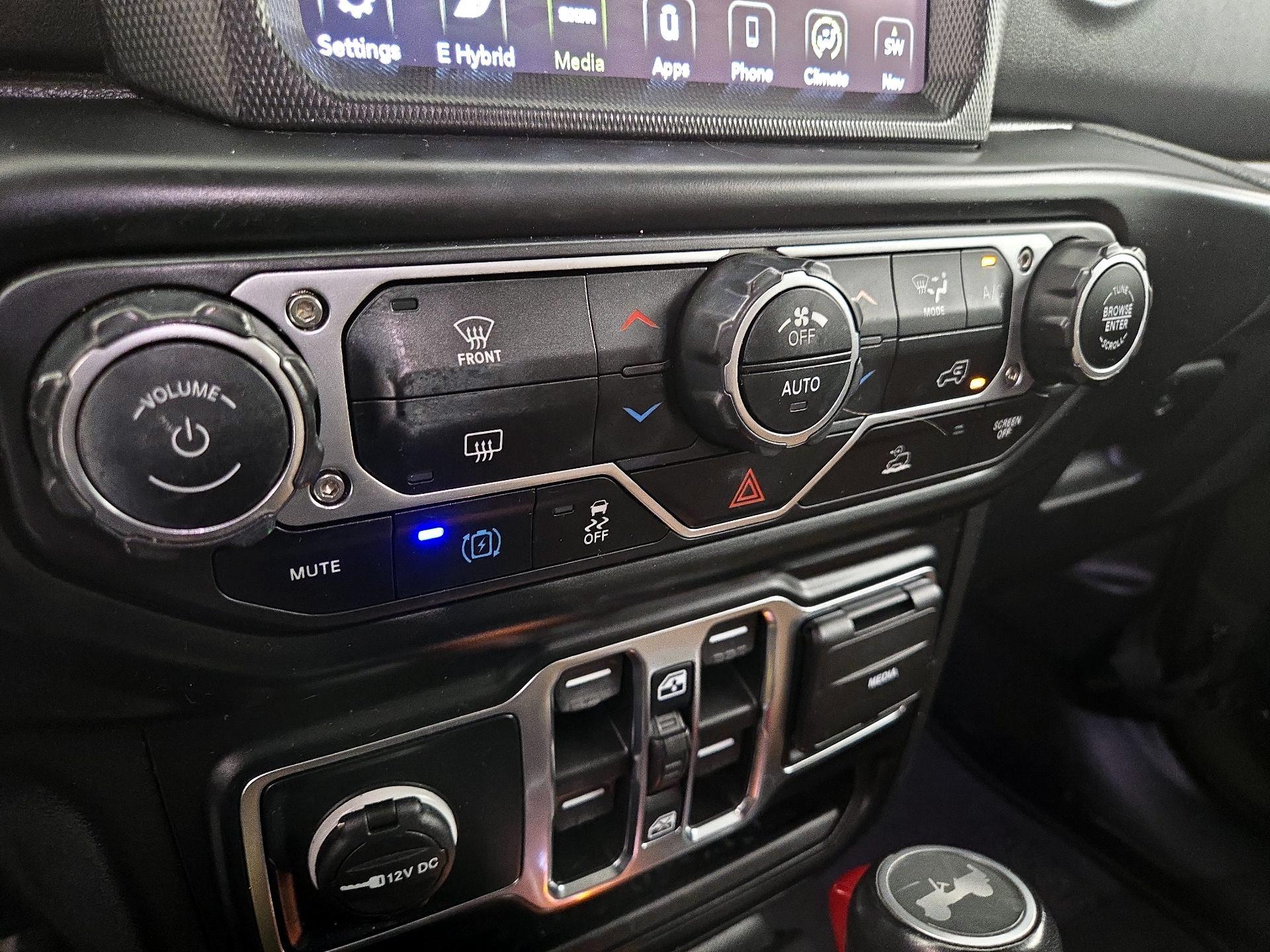 Thumbnail: 2022 Jeep Wrangler - 17