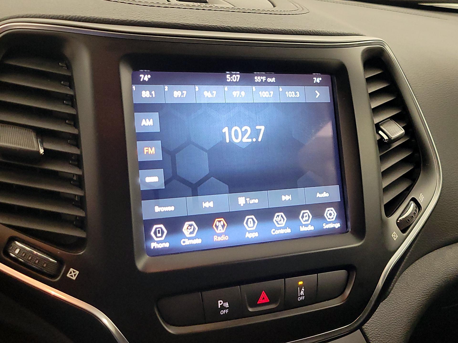 Thumbnail: 2021 Jeep Cherokee - 15