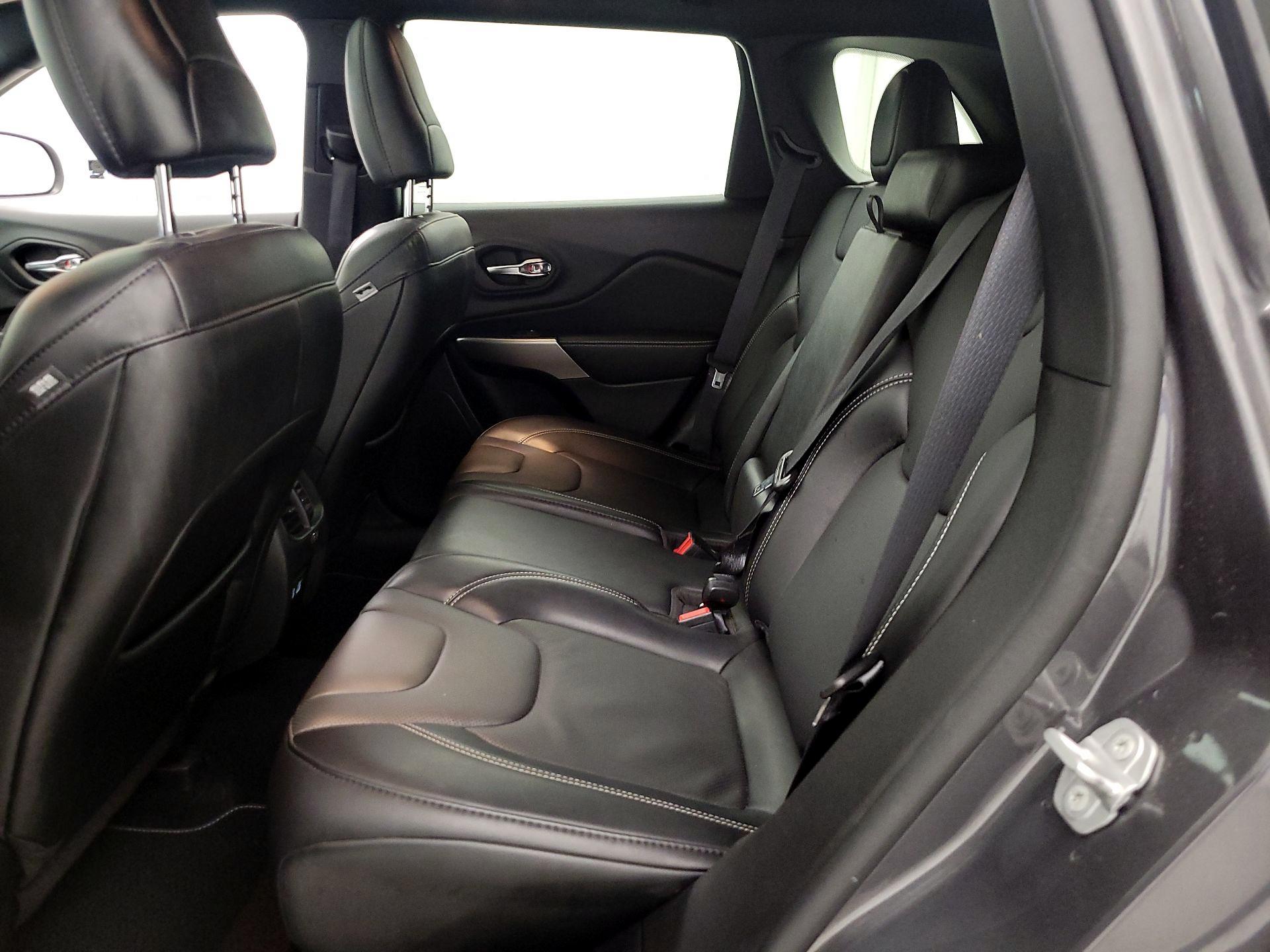 Thumbnail: 2021 Jeep Cherokee - 20