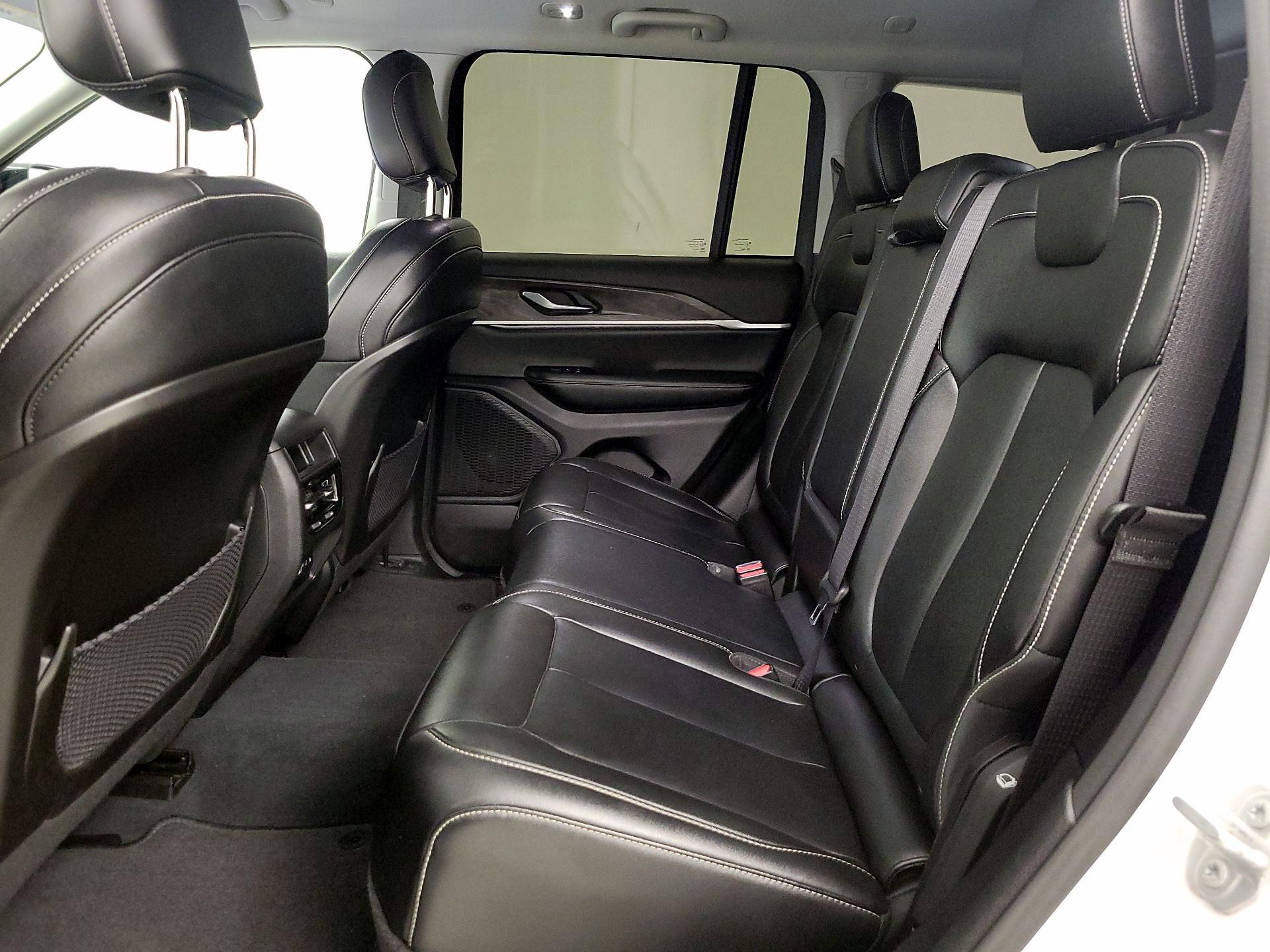 Thumbnail: 2023 Jeep Grand Cherokee - 20