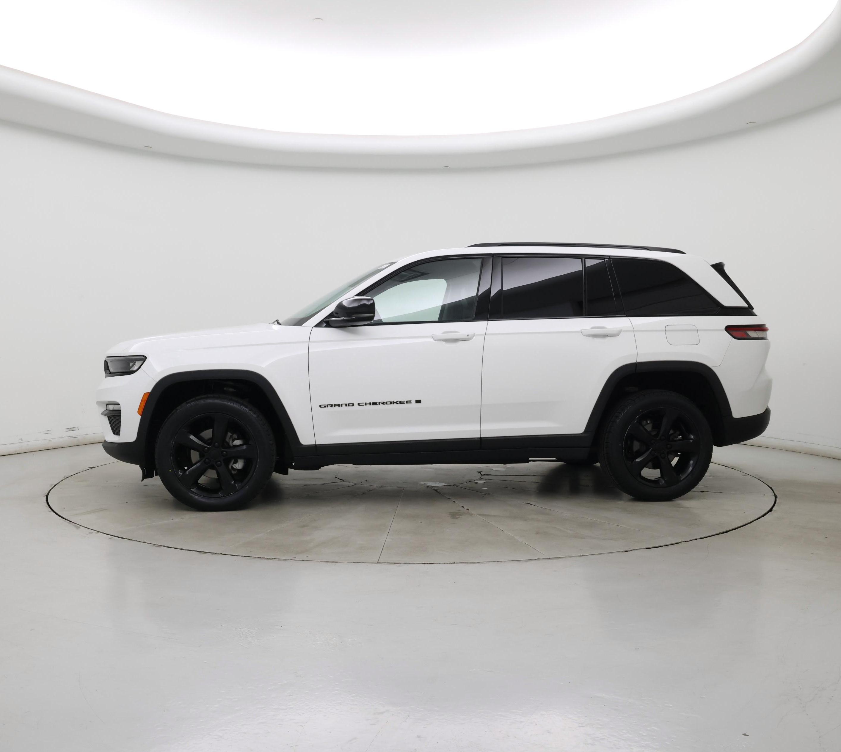Thumbnail: 2023 Jeep Grand Cherokee - 3