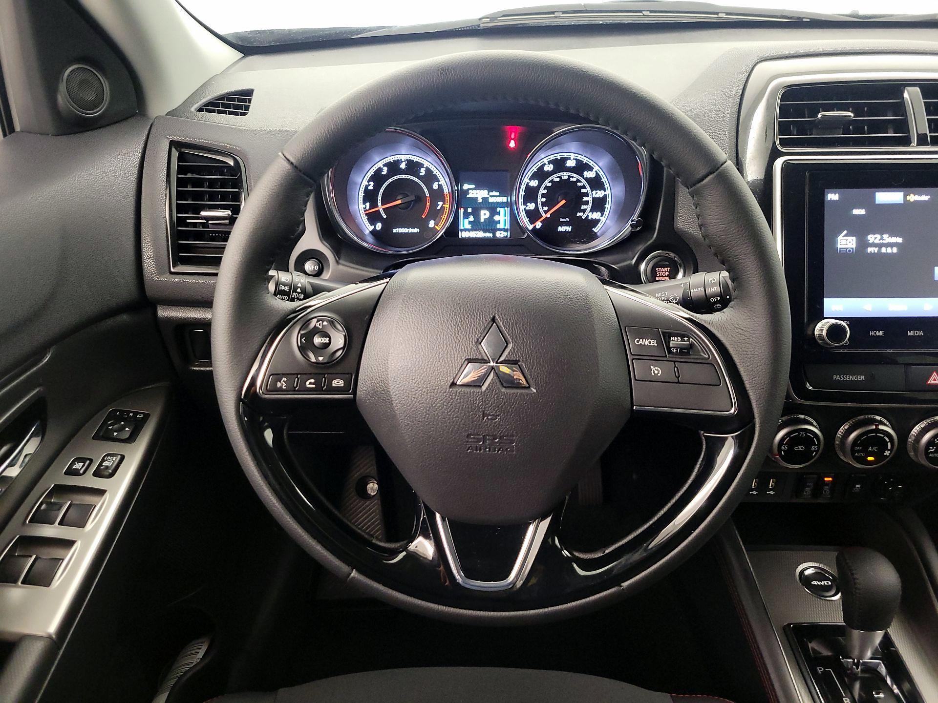 Thumbnail: 2023 Mitsubishi Outlander Sport - 10