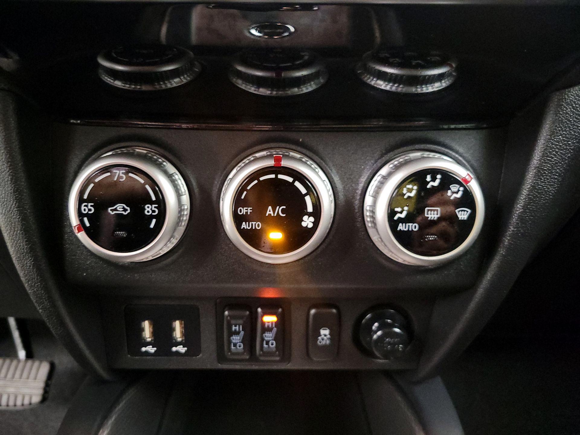 Thumbnail: 2023 Mitsubishi Outlander Sport - 16