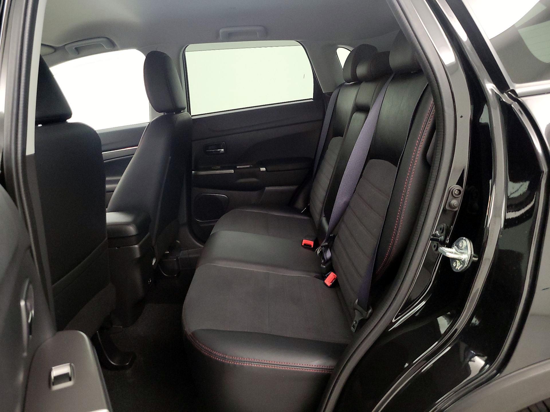 Thumbnail: 2023 Mitsubishi Outlander Sport - 19