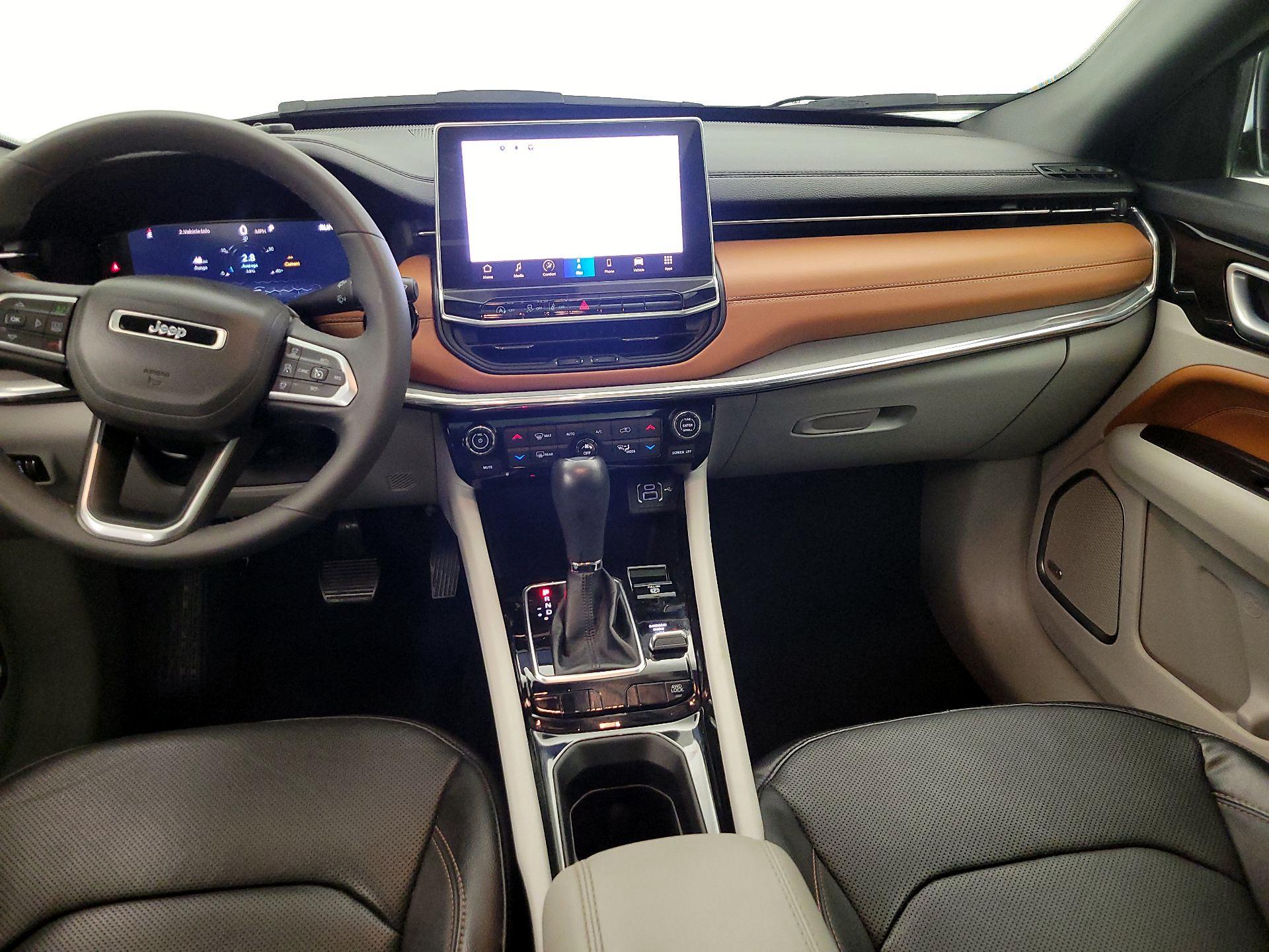 Thumbnail: 2023 Jeep Compass - 9