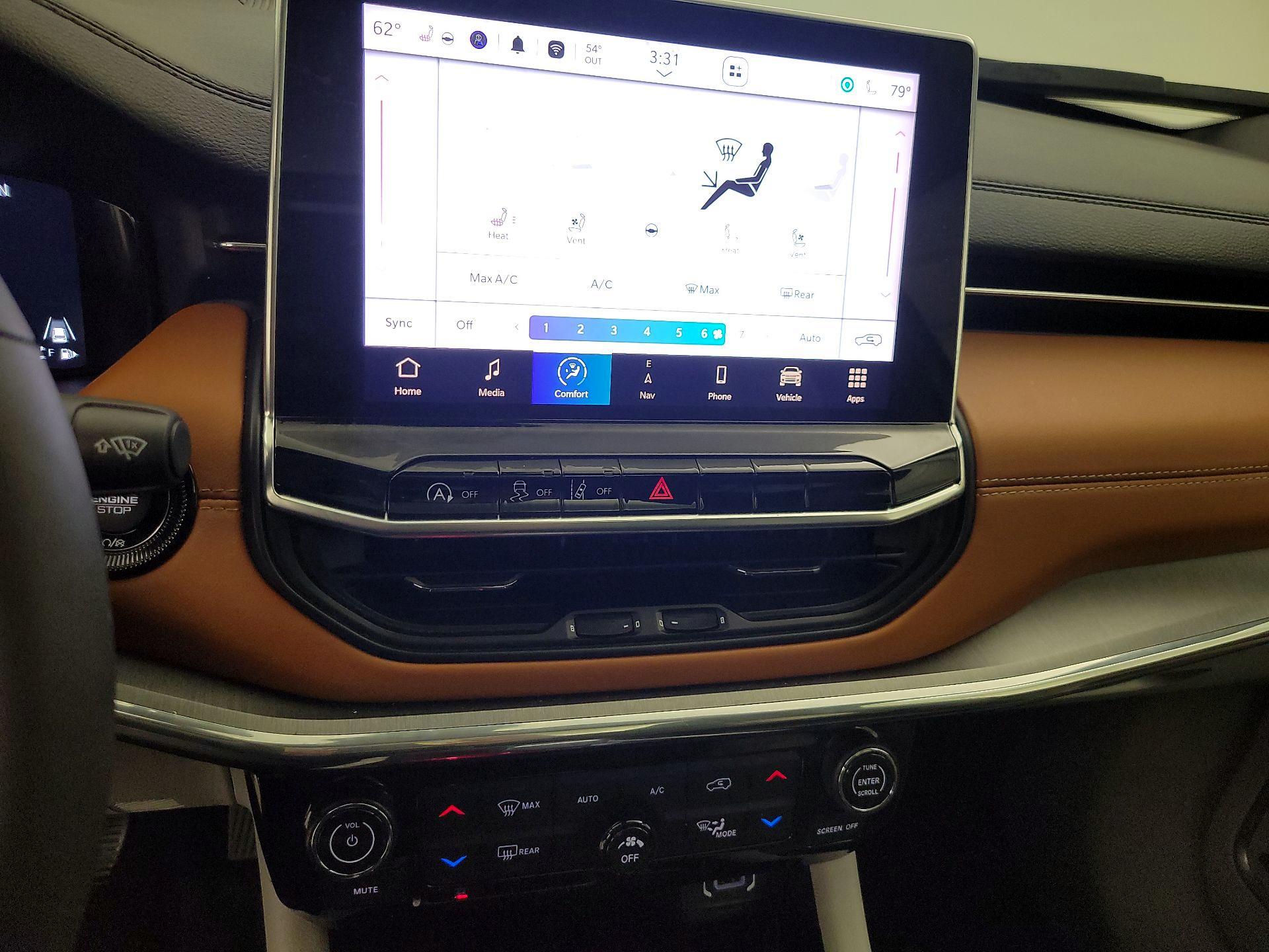 Thumbnail: 2023 Jeep Compass - 17