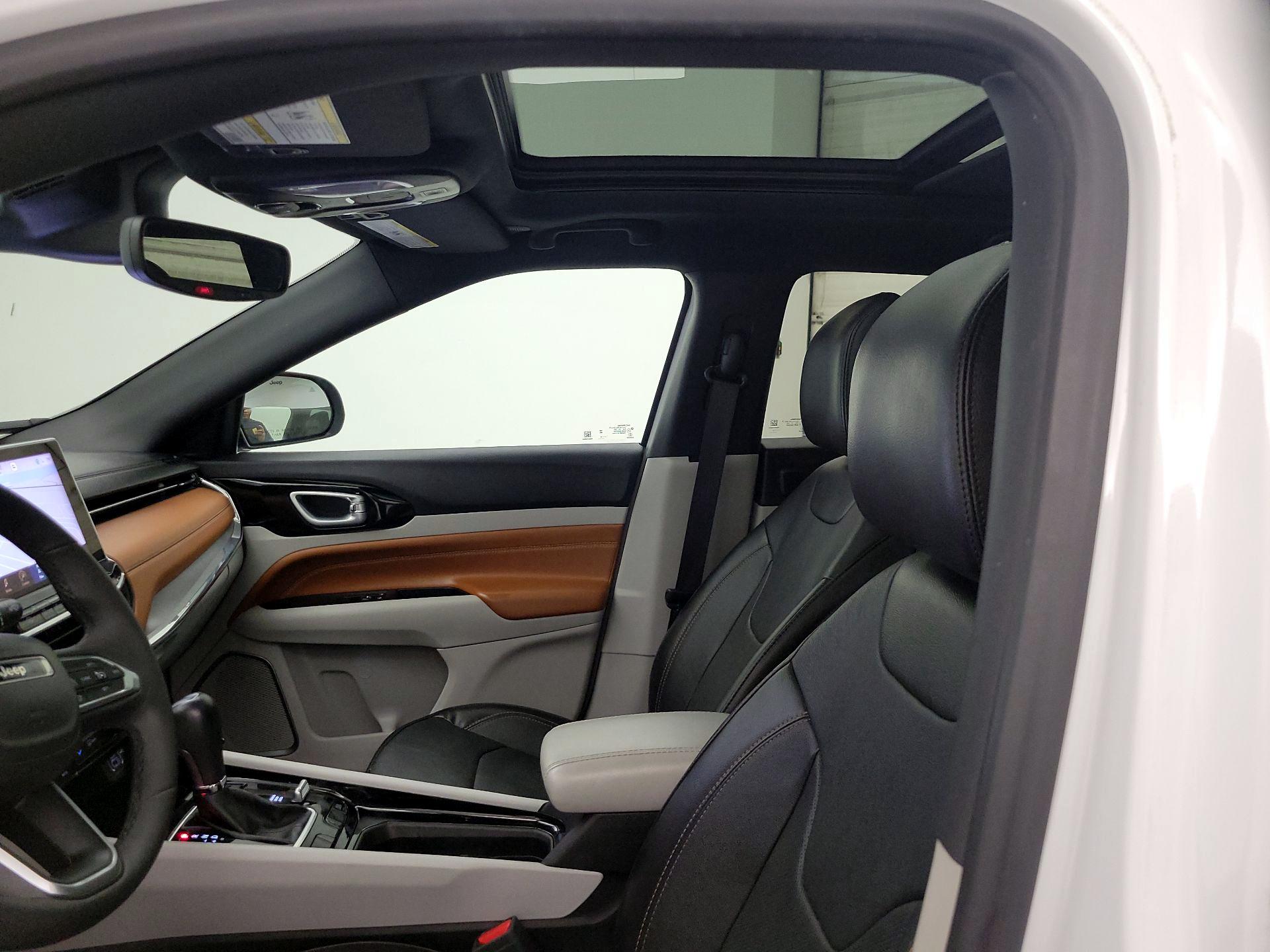 Thumbnail: 2023 Jeep Compass - 20