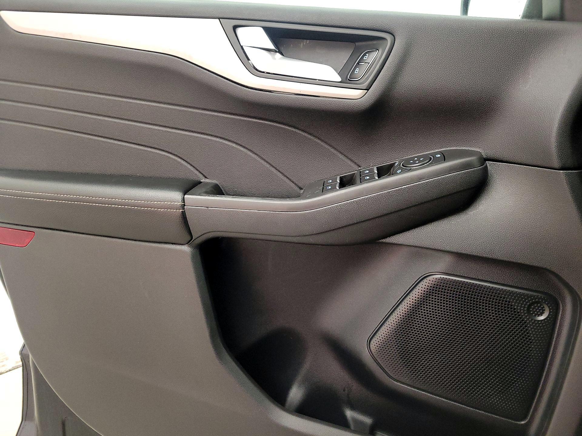 Thumbnail: 2021 Ford Escape - 12