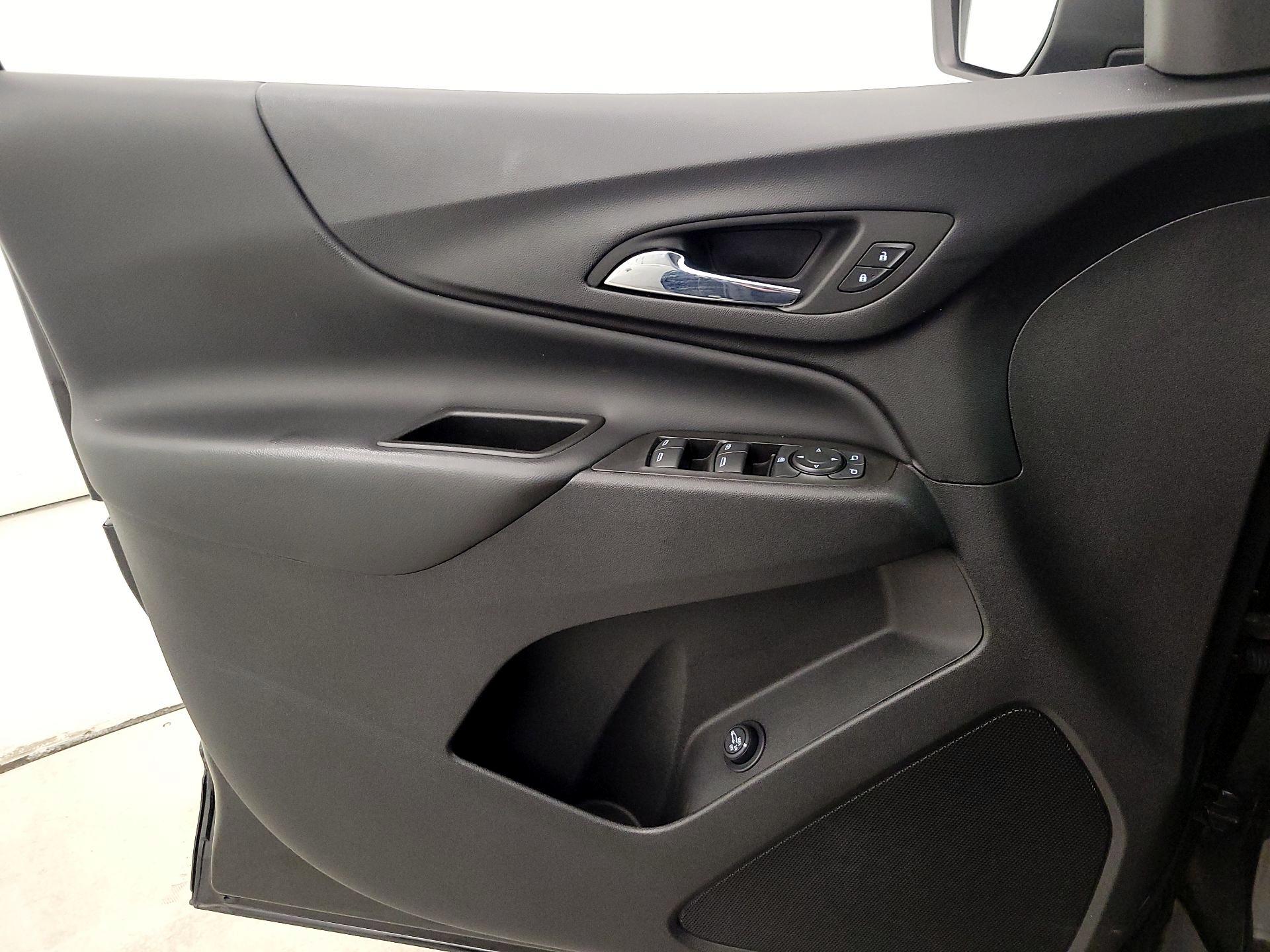 Thumbnail: 2022 Chevrolet Equinox - 12