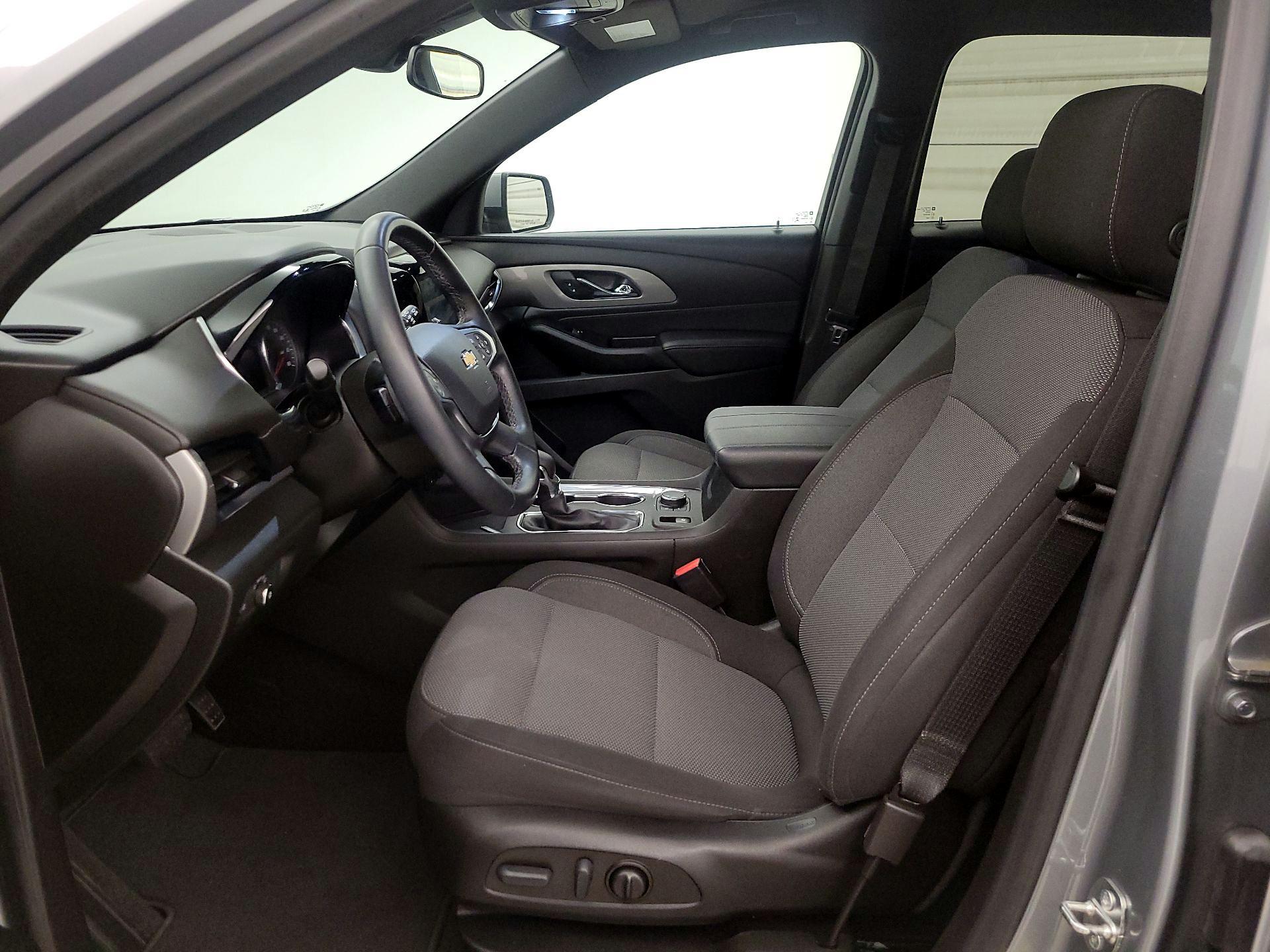 Thumbnail: 2023 Chevrolet Traverse - 11