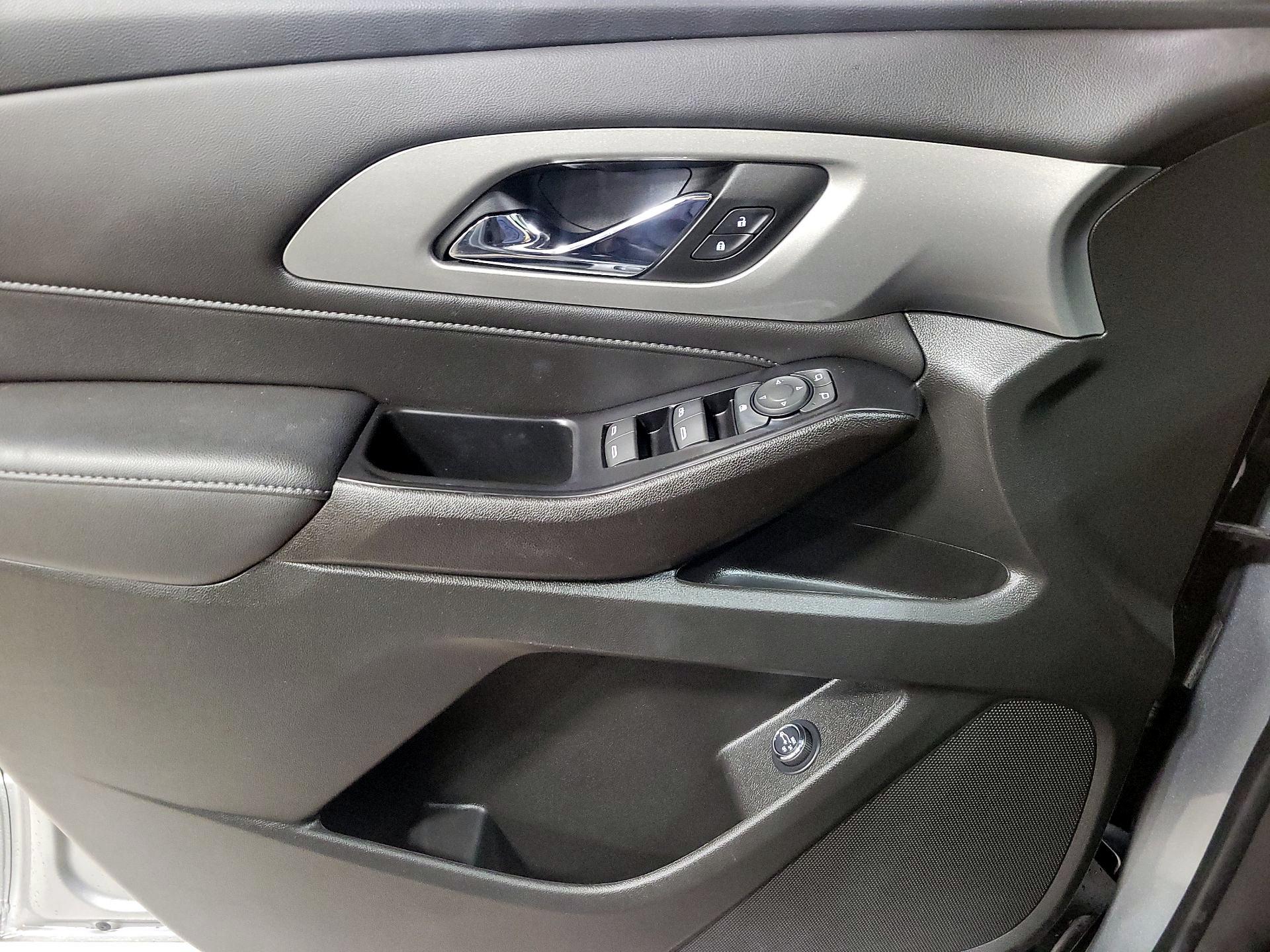 Thumbnail: 2023 Chevrolet Traverse - 12