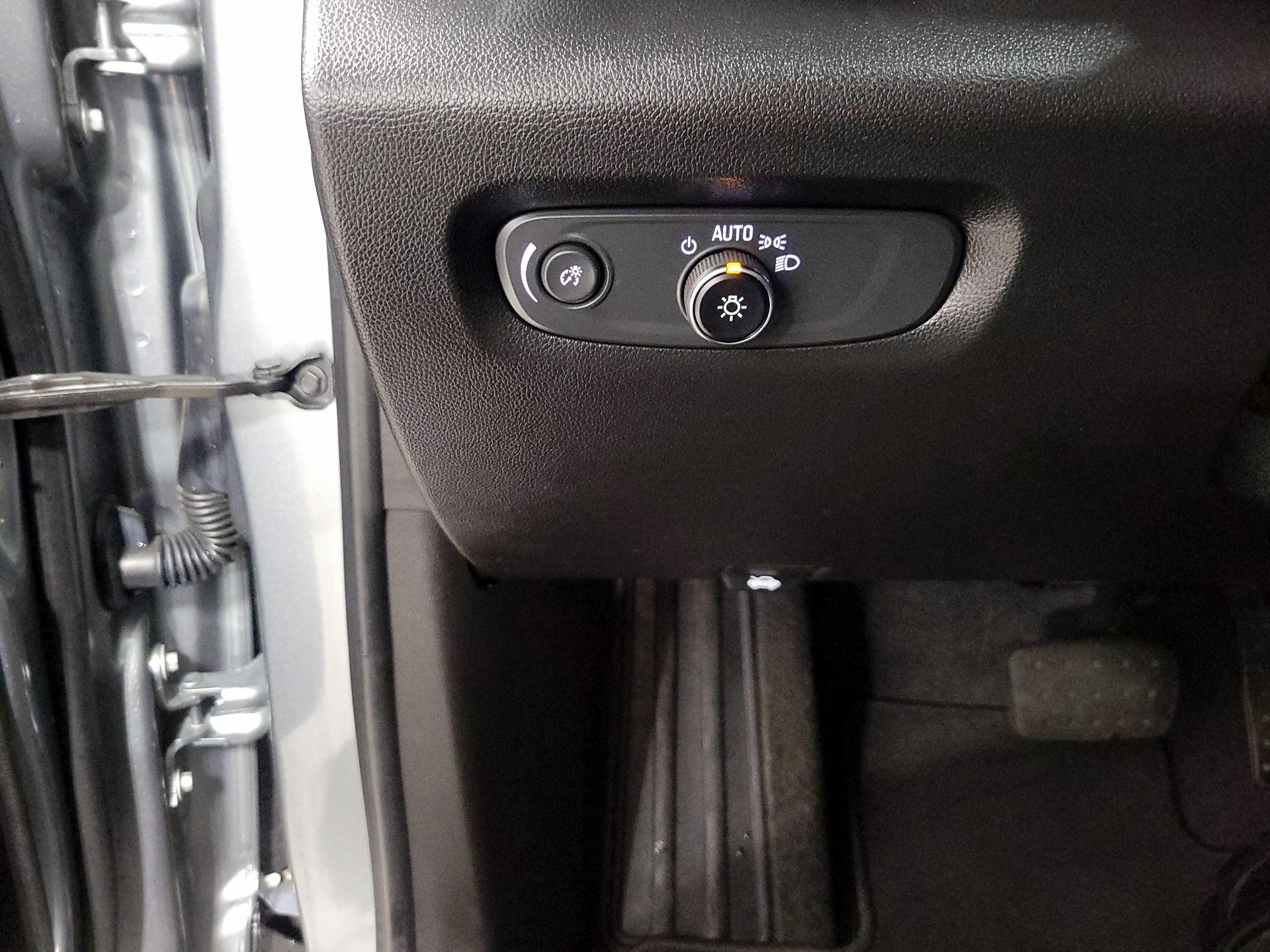 Thumbnail: 2023 Chevrolet Traverse - 13