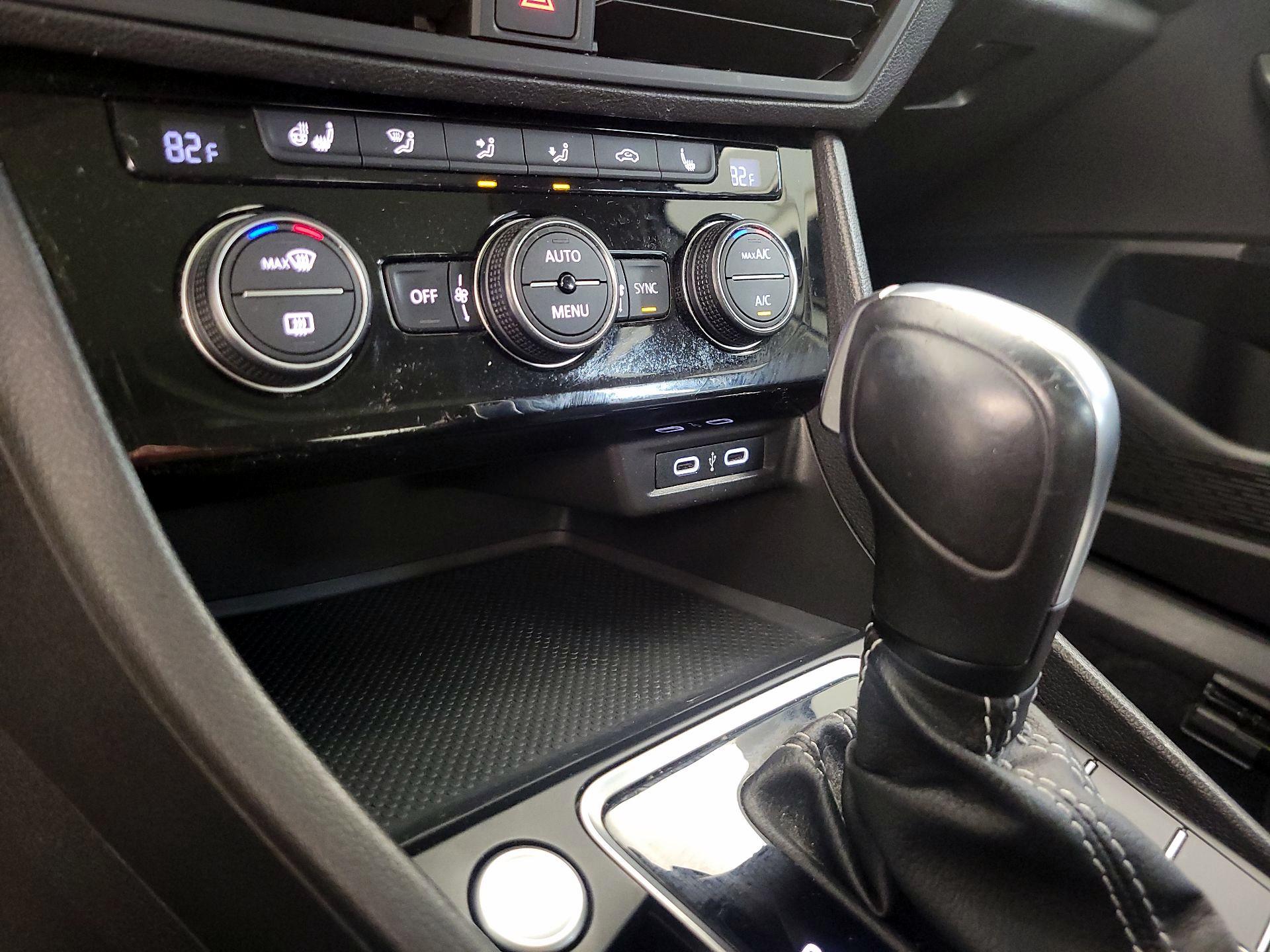 Thumbnail: 2021 Volkswagen Jetta - 16