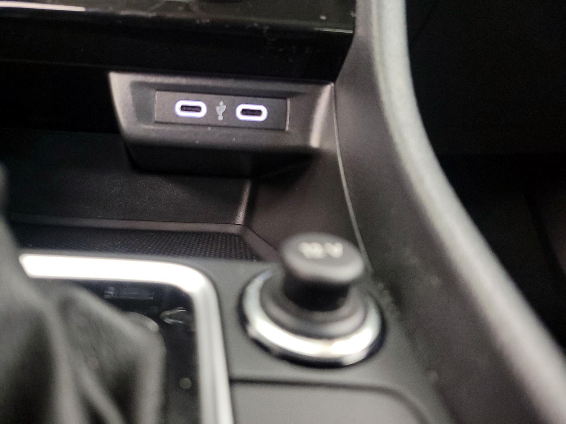 Thumbnail: 2021 Volkswagen Jetta - 18