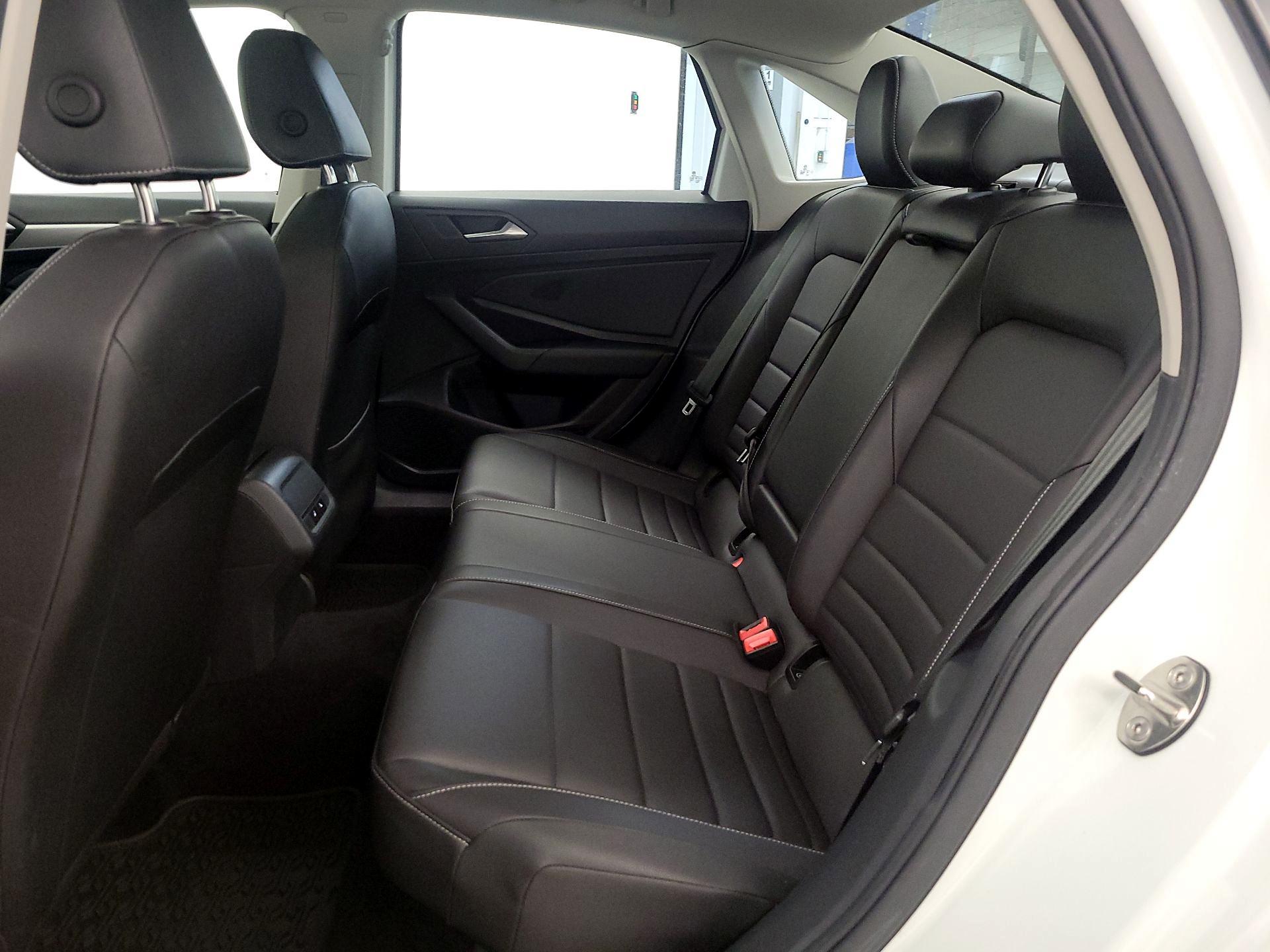 Thumbnail: 2021 Volkswagen Jetta - 20