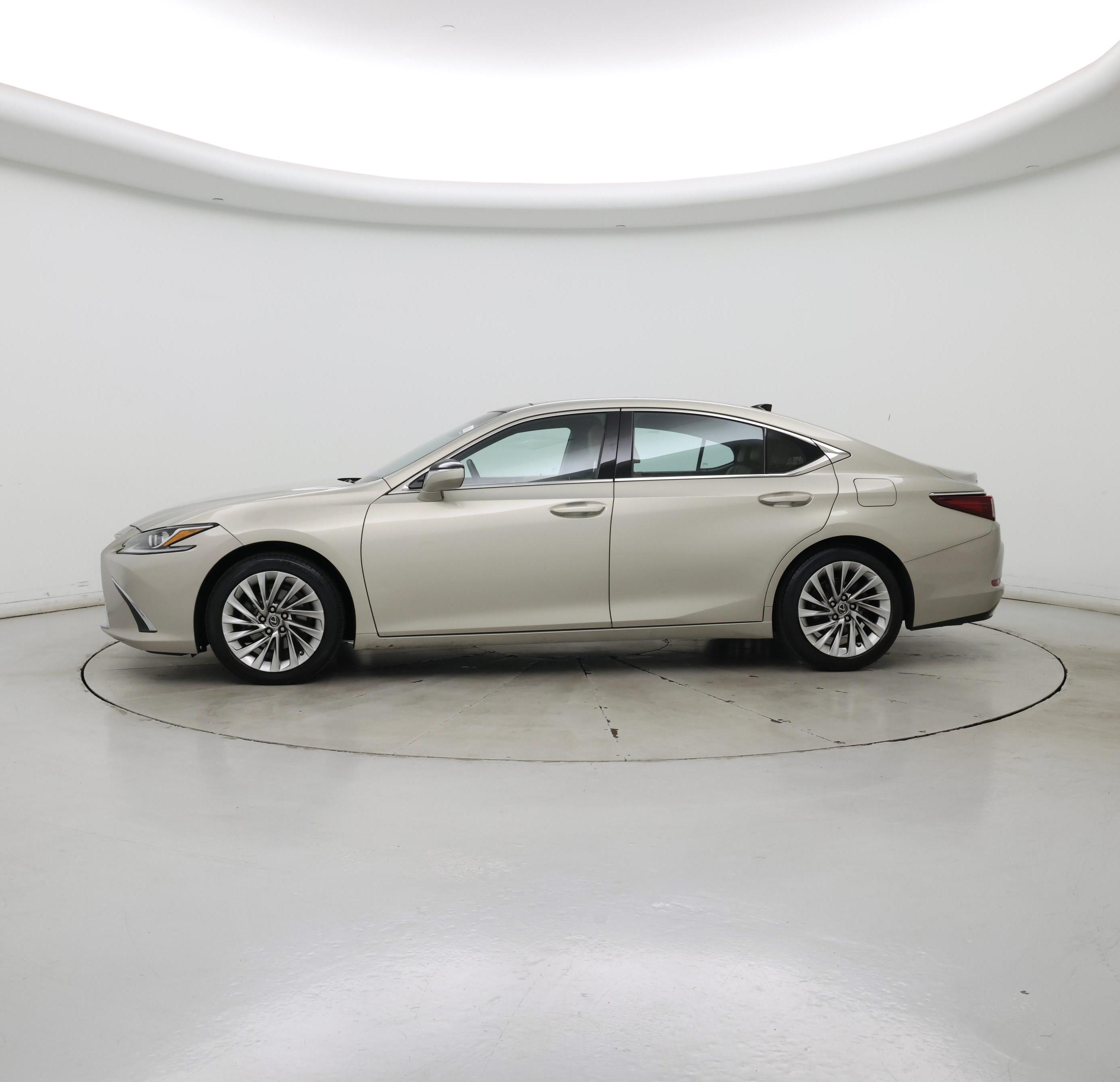 Thumbnail: 2019 Lexus ES - 3