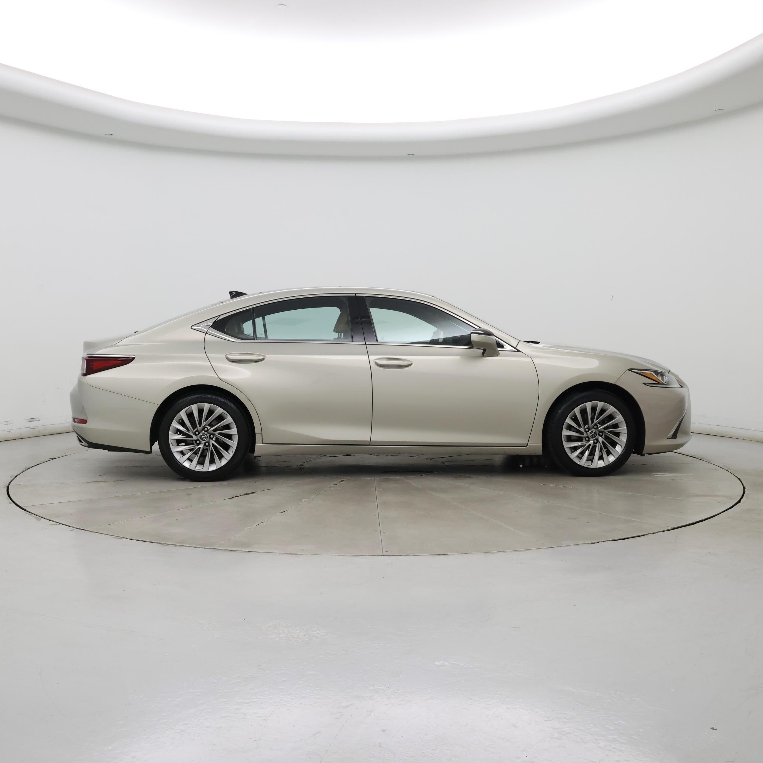 Thumbnail: 2019 Lexus ES - 7