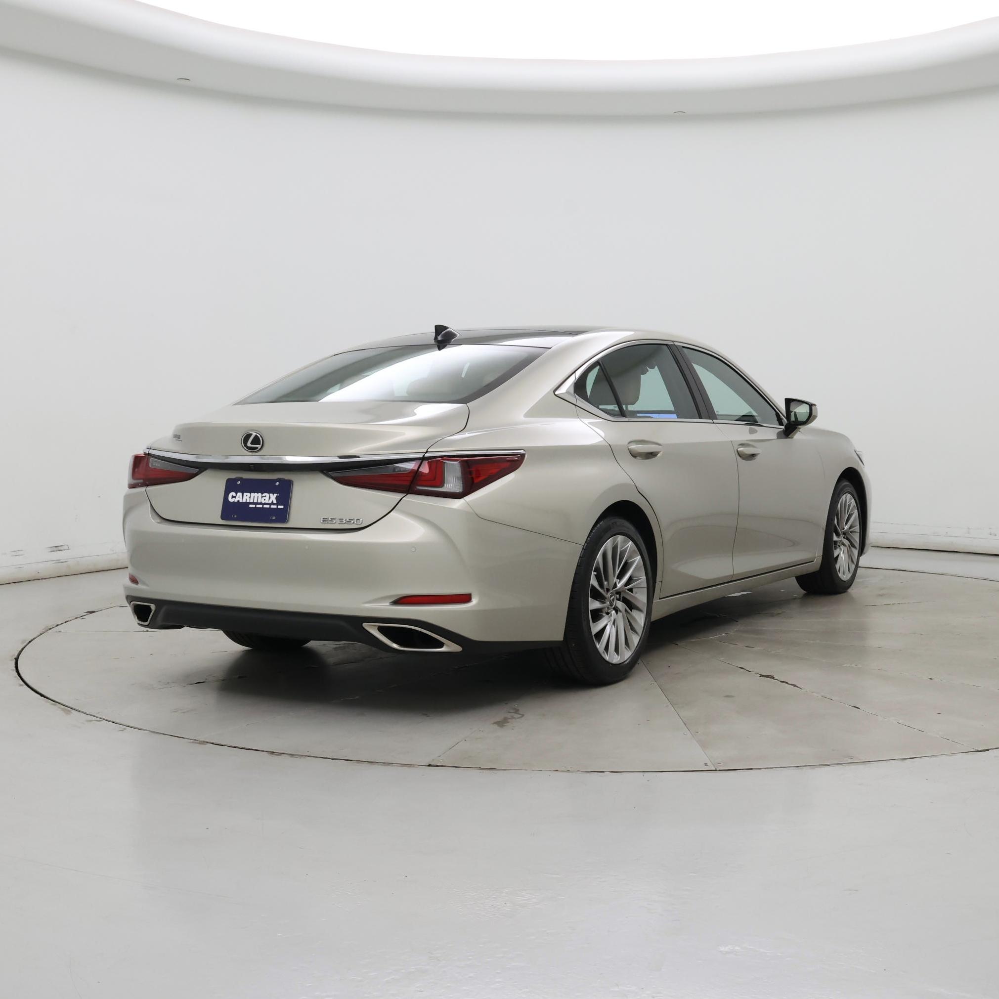 Thumbnail: 2019 Lexus ES - 8