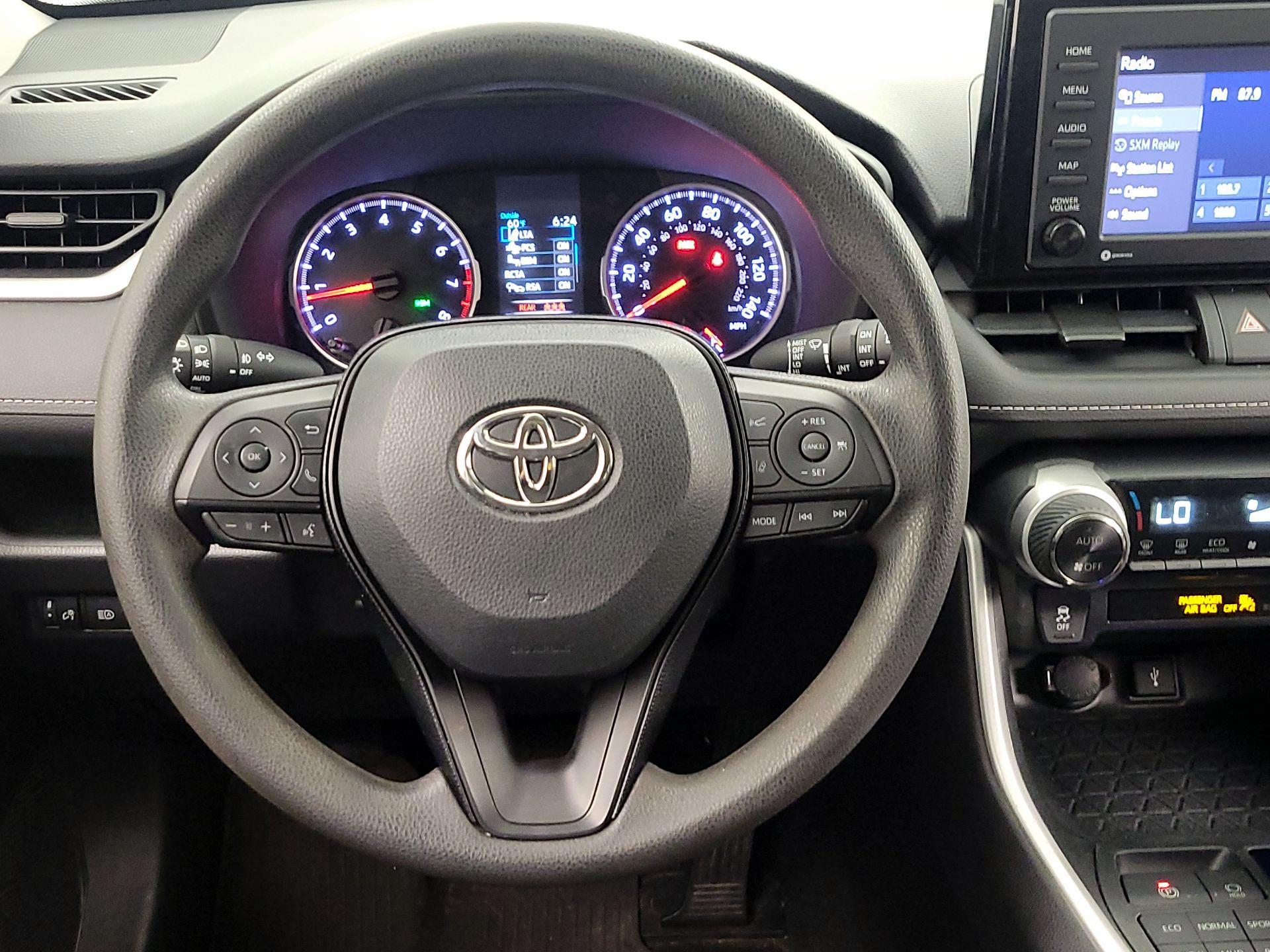 Thumbnail: 2020 Toyota RAV4 - 10