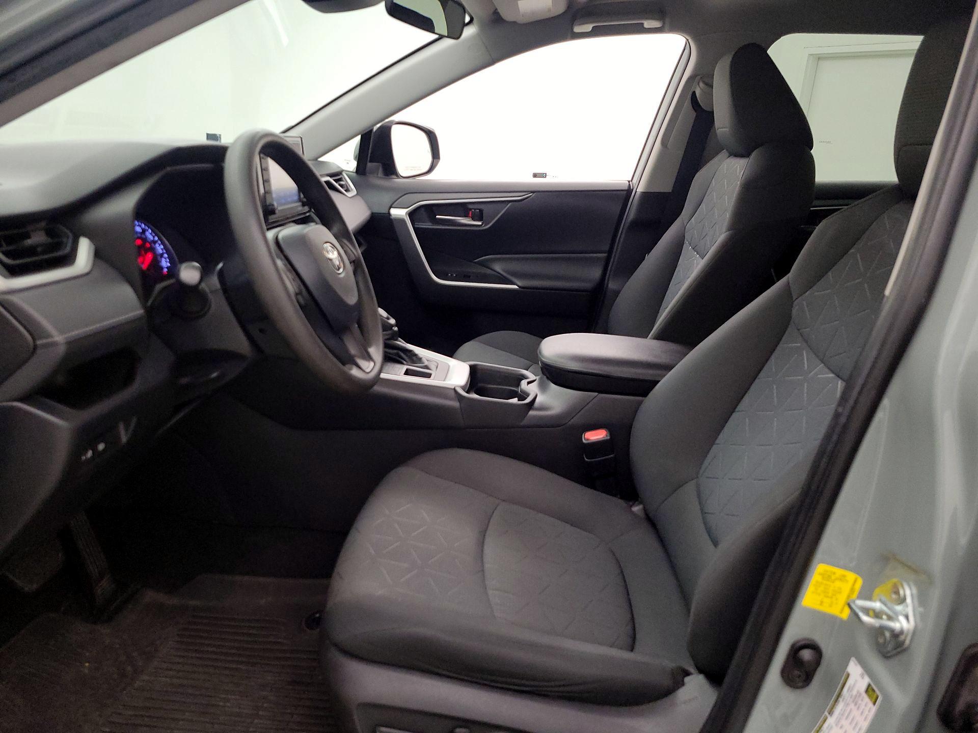 Thumbnail: 2020 Toyota RAV4 - 11