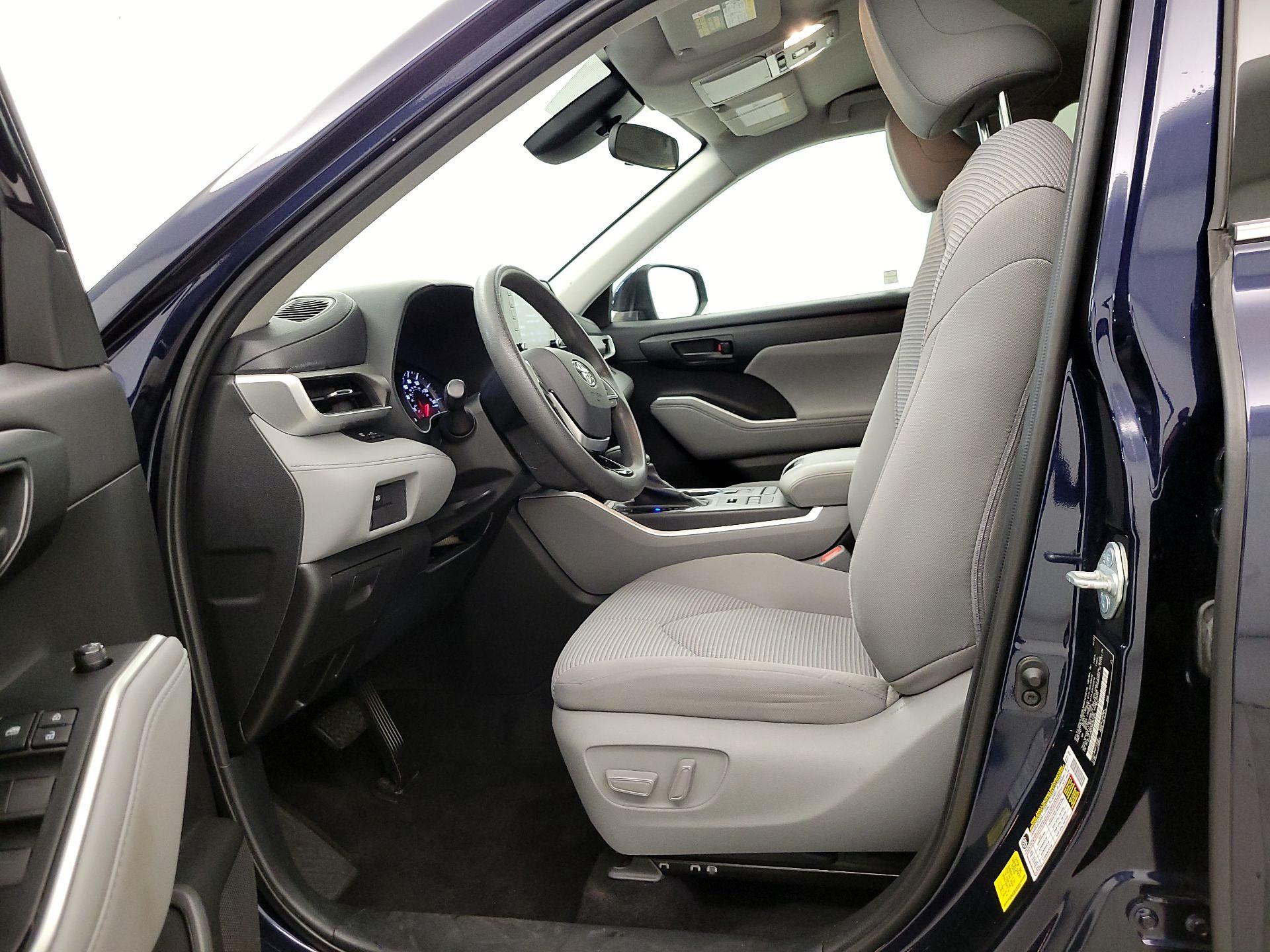 Thumbnail: 2021 Toyota Highlander - 11