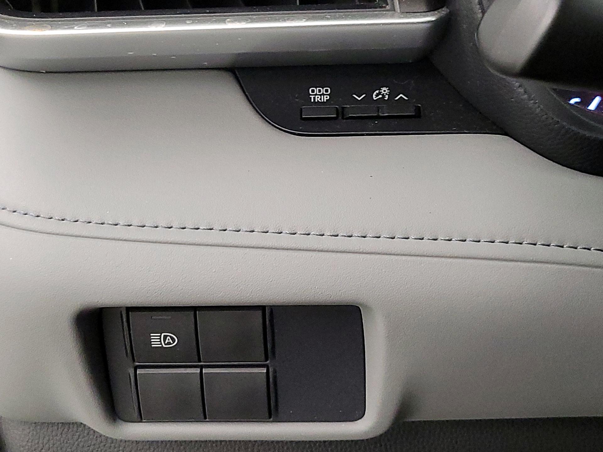 Thumbnail: 2021 Toyota Highlander - 13