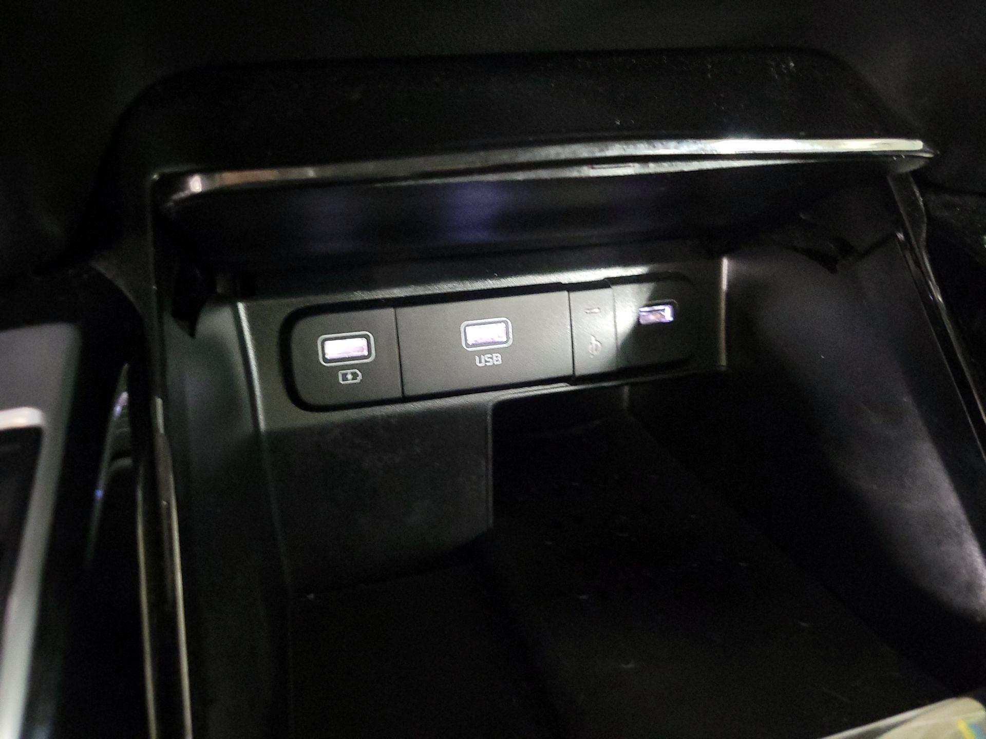 Thumbnail: 2022 Kia Sorento - 19