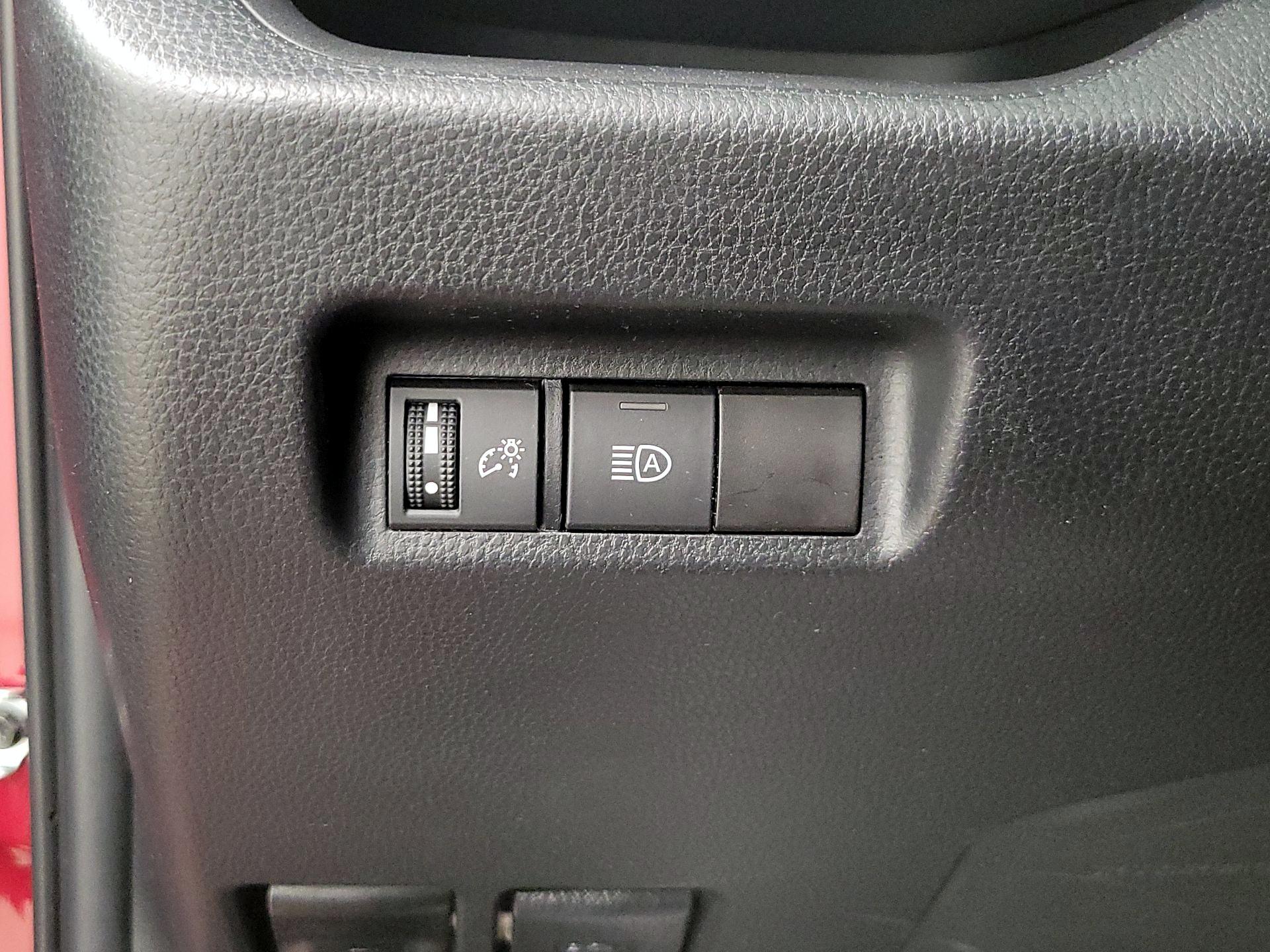 Thumbnail: 2022 Toyota RAV4 - 13