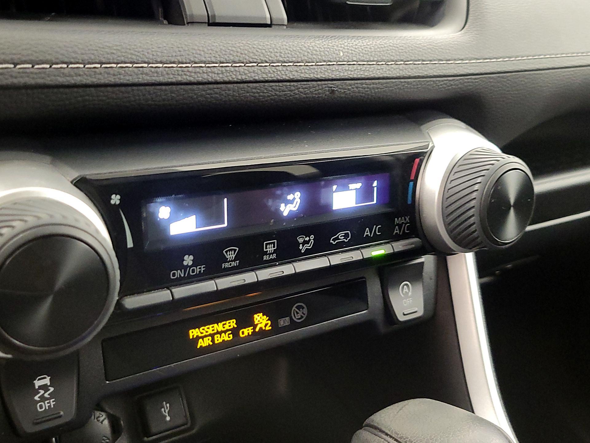 Thumbnail: 2022 Toyota RAV4 - 16