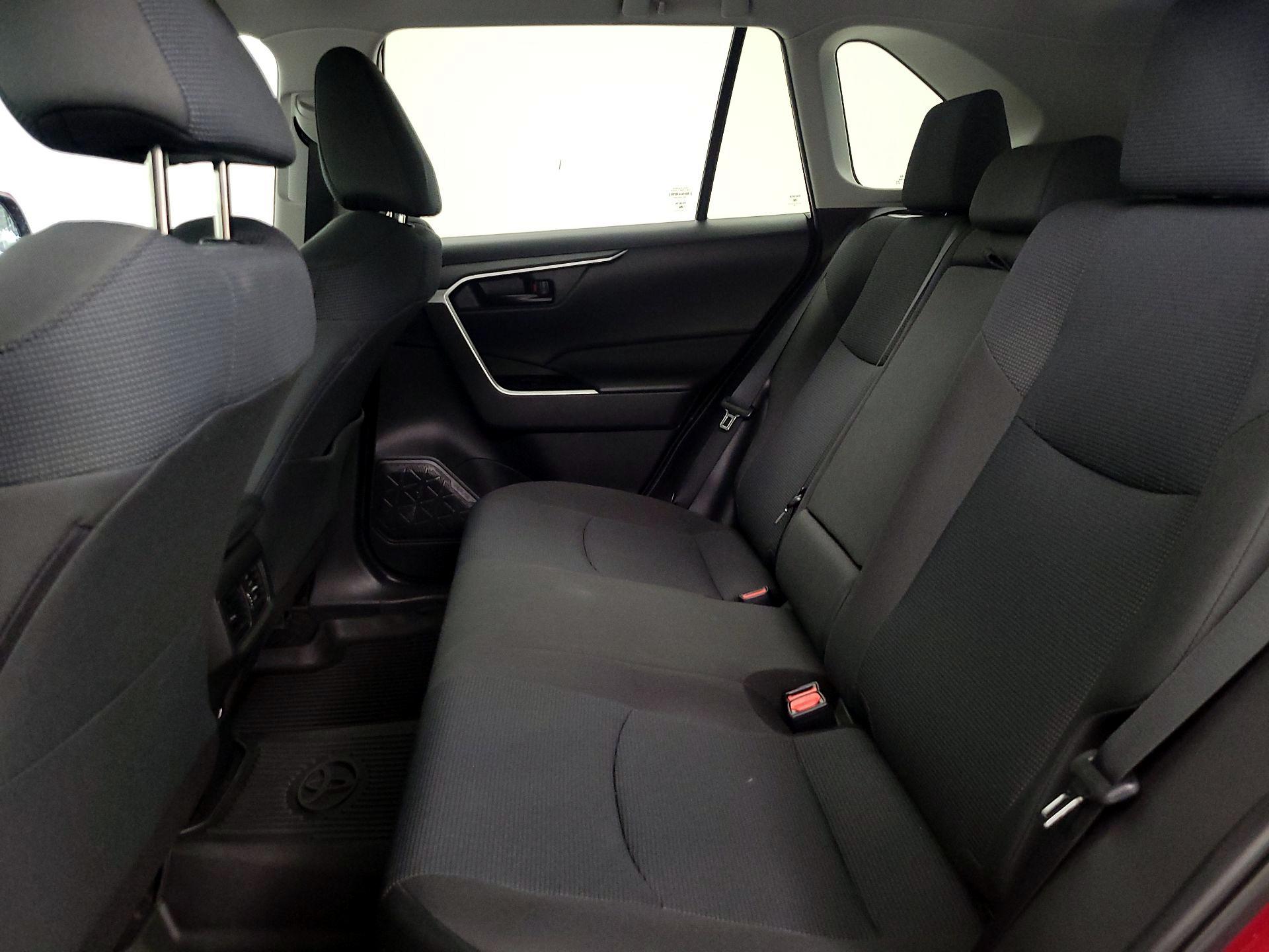 Thumbnail: 2022 Toyota RAV4 - 19