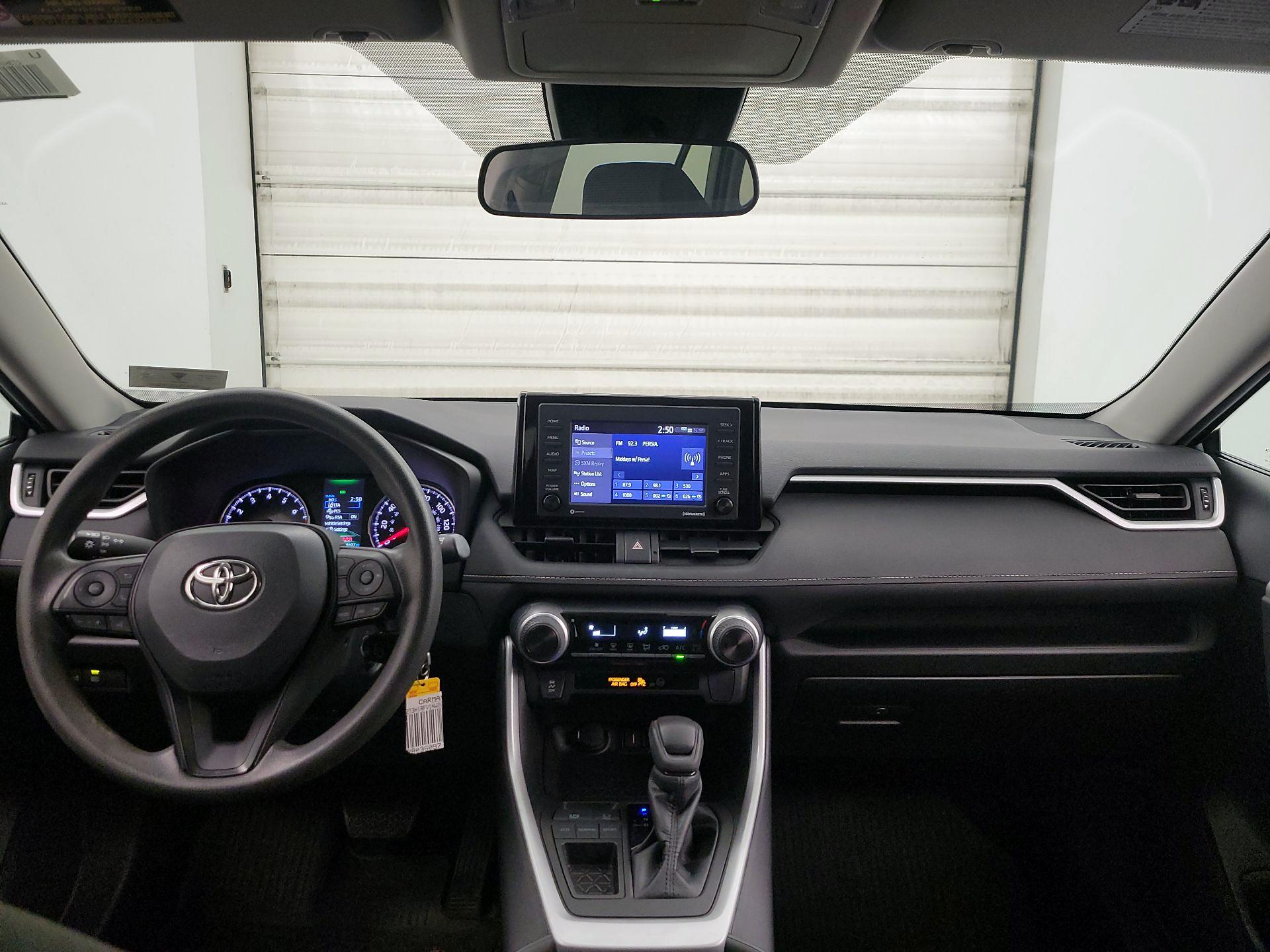 Thumbnail: 2022 Toyota RAV4 - 9