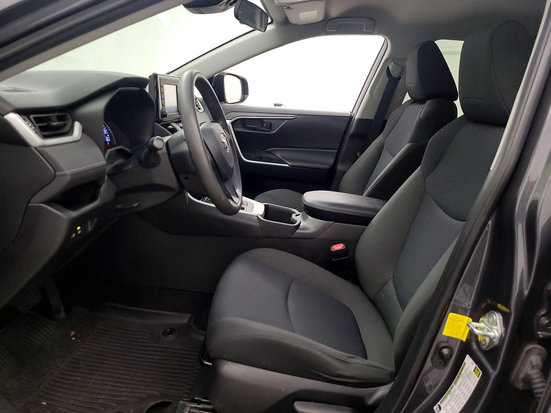 Thumbnail: 2022 Toyota RAV4 - 11