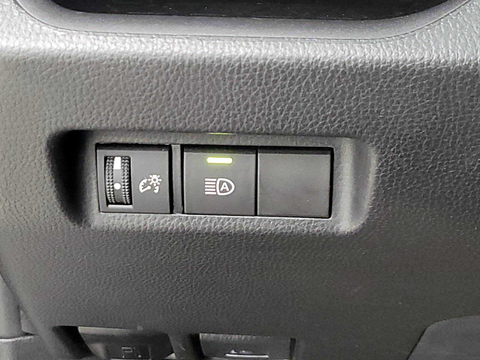 Thumbnail: 2022 Toyota RAV4 - 13