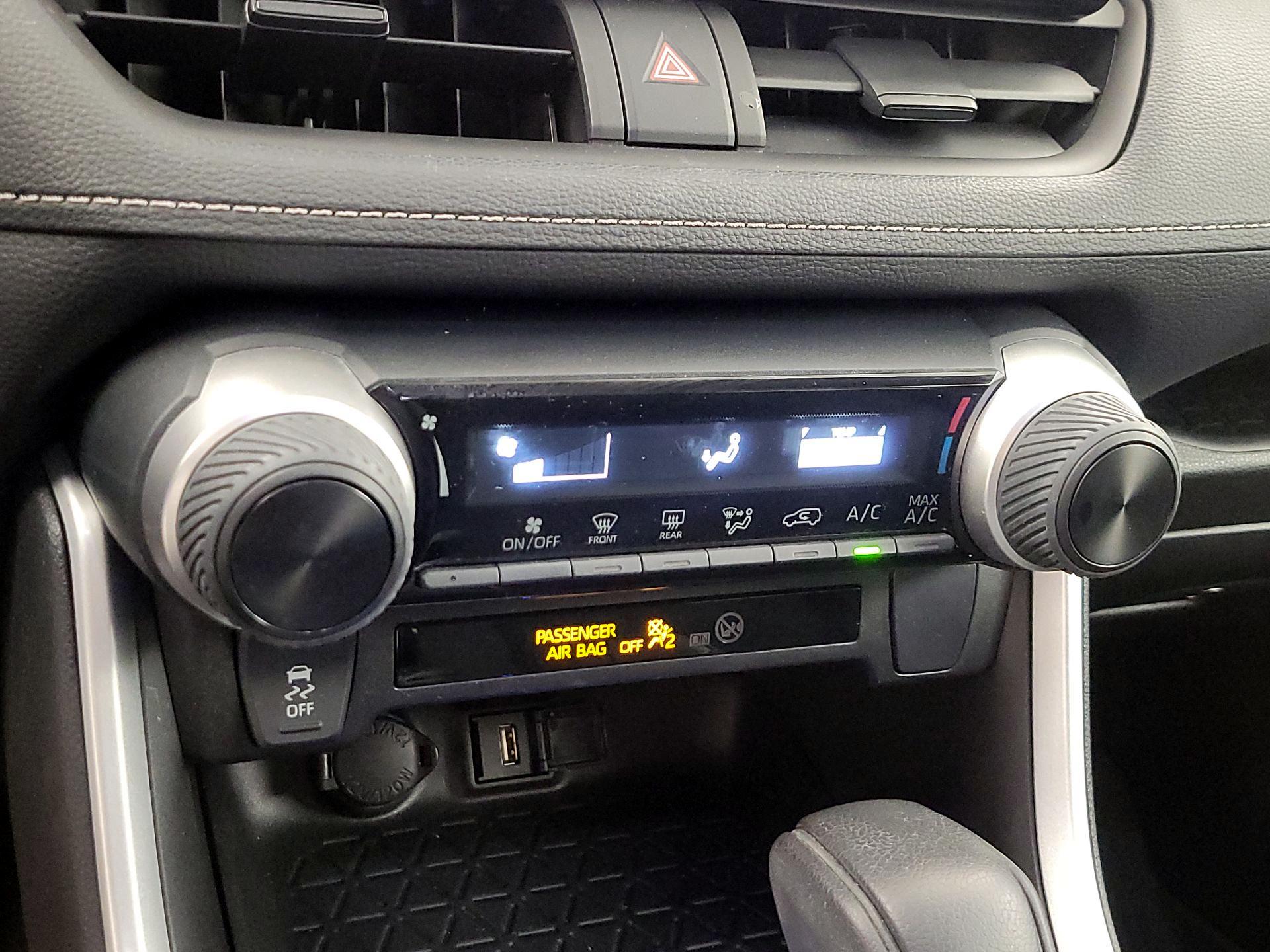 Thumbnail: 2022 Toyota RAV4 - 16