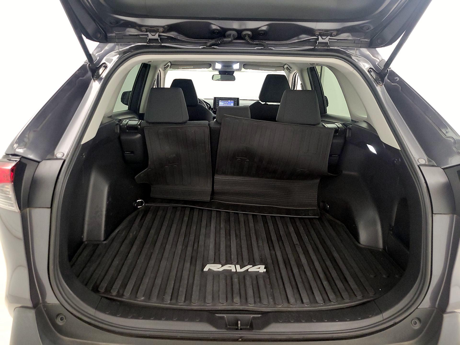 Thumbnail: 2022 Toyota RAV4 - 20