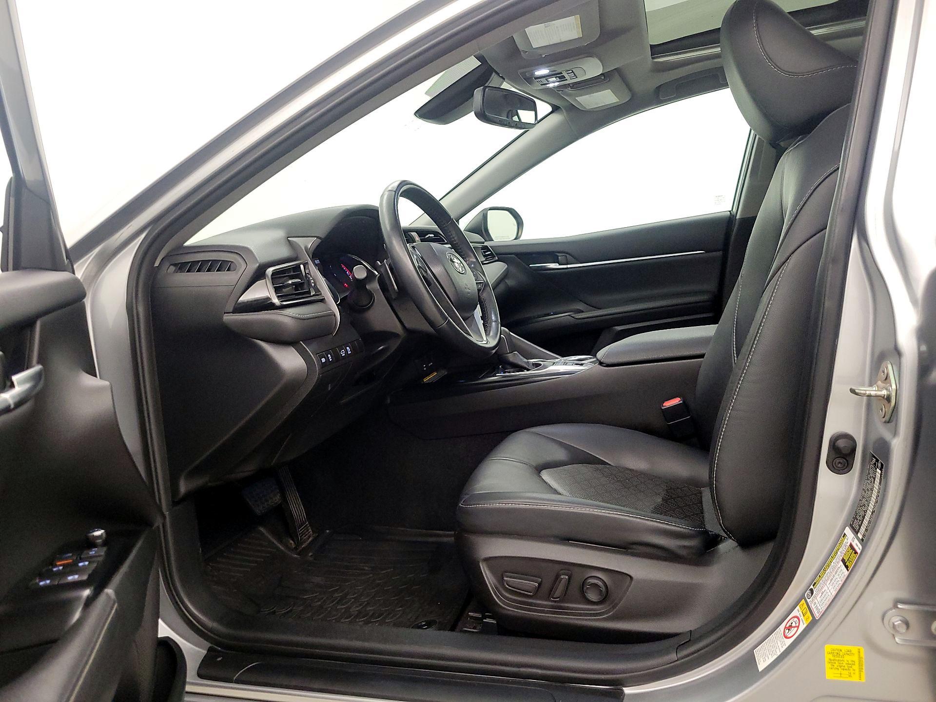 Thumbnail: 2019 Toyota Camry - 11