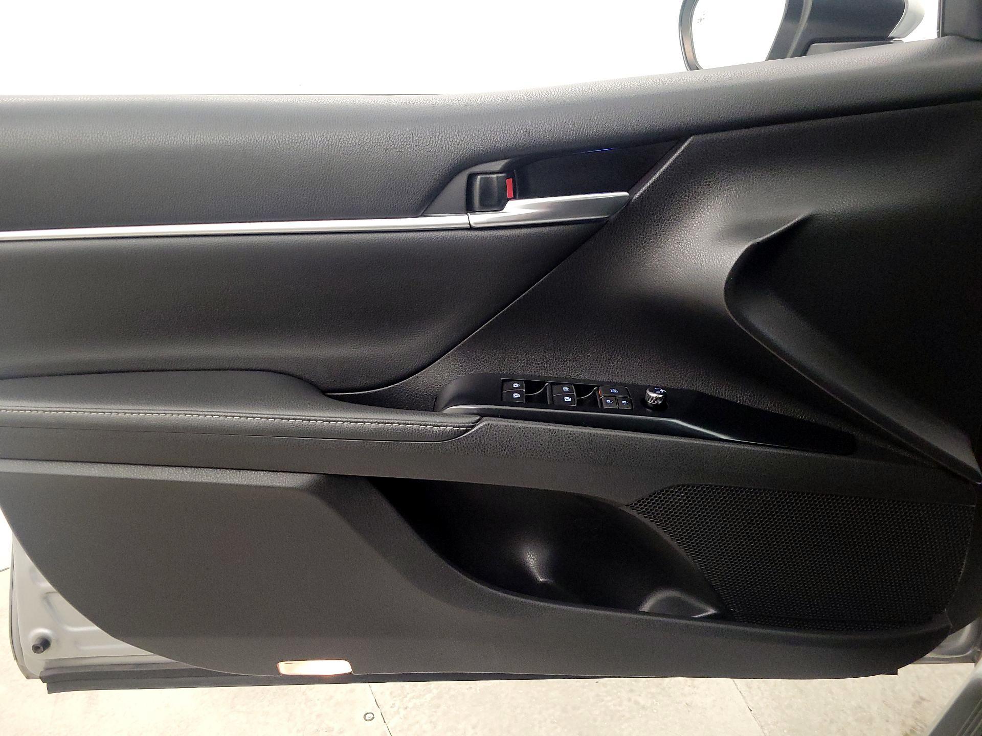 Thumbnail: 2019 Toyota Camry - 12