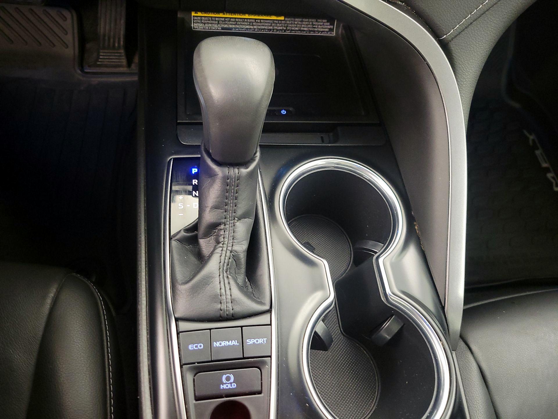 Thumbnail: 2019 Toyota Camry - 17