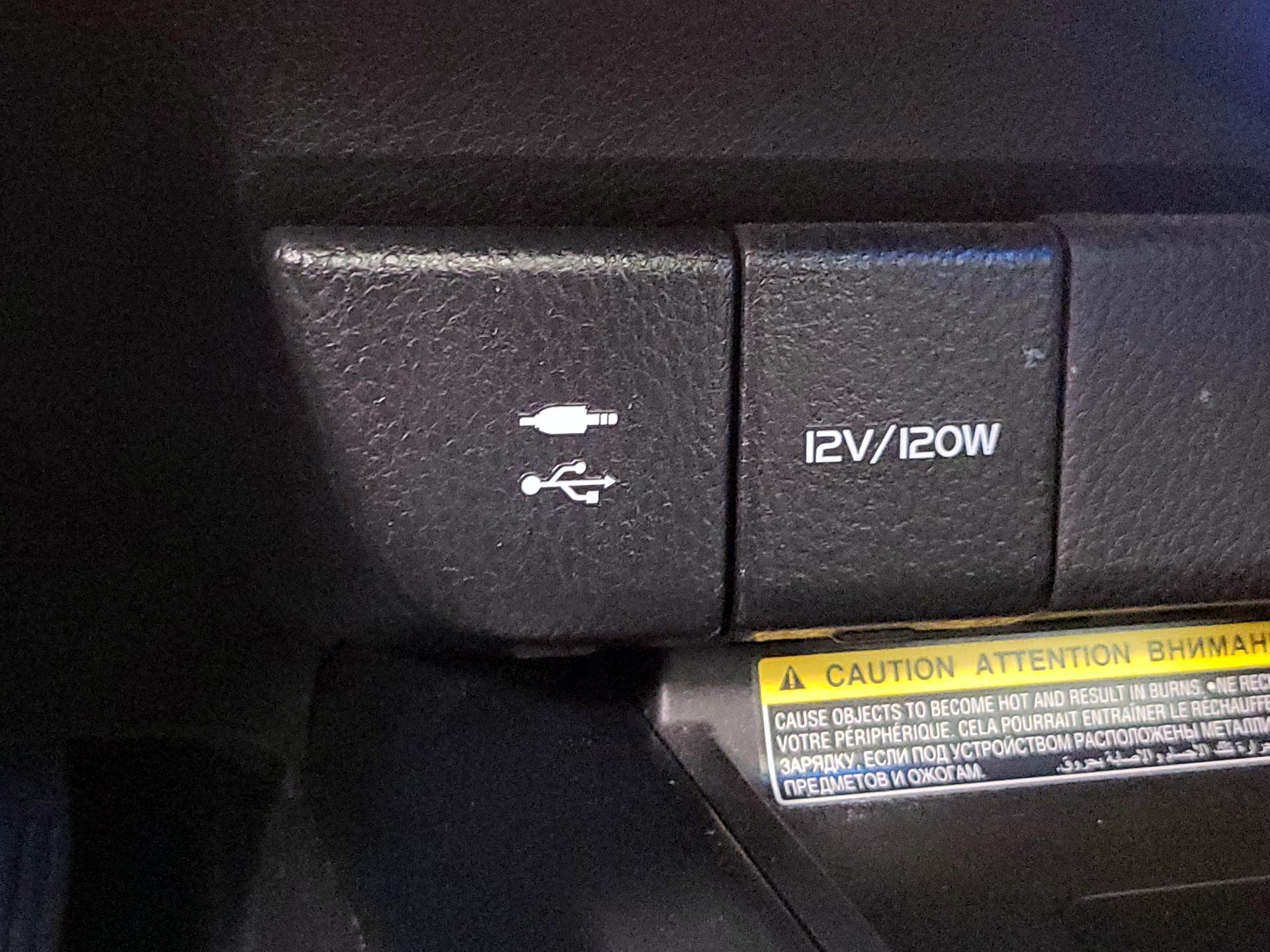 Thumbnail: 2019 Toyota Camry - 18