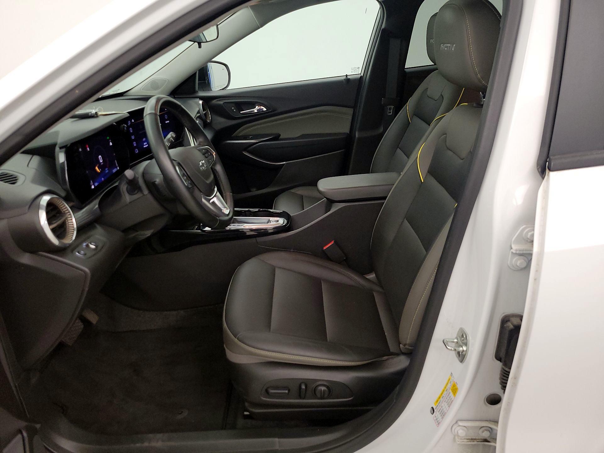 Thumbnail: 2024 Chevrolet Trax - 11