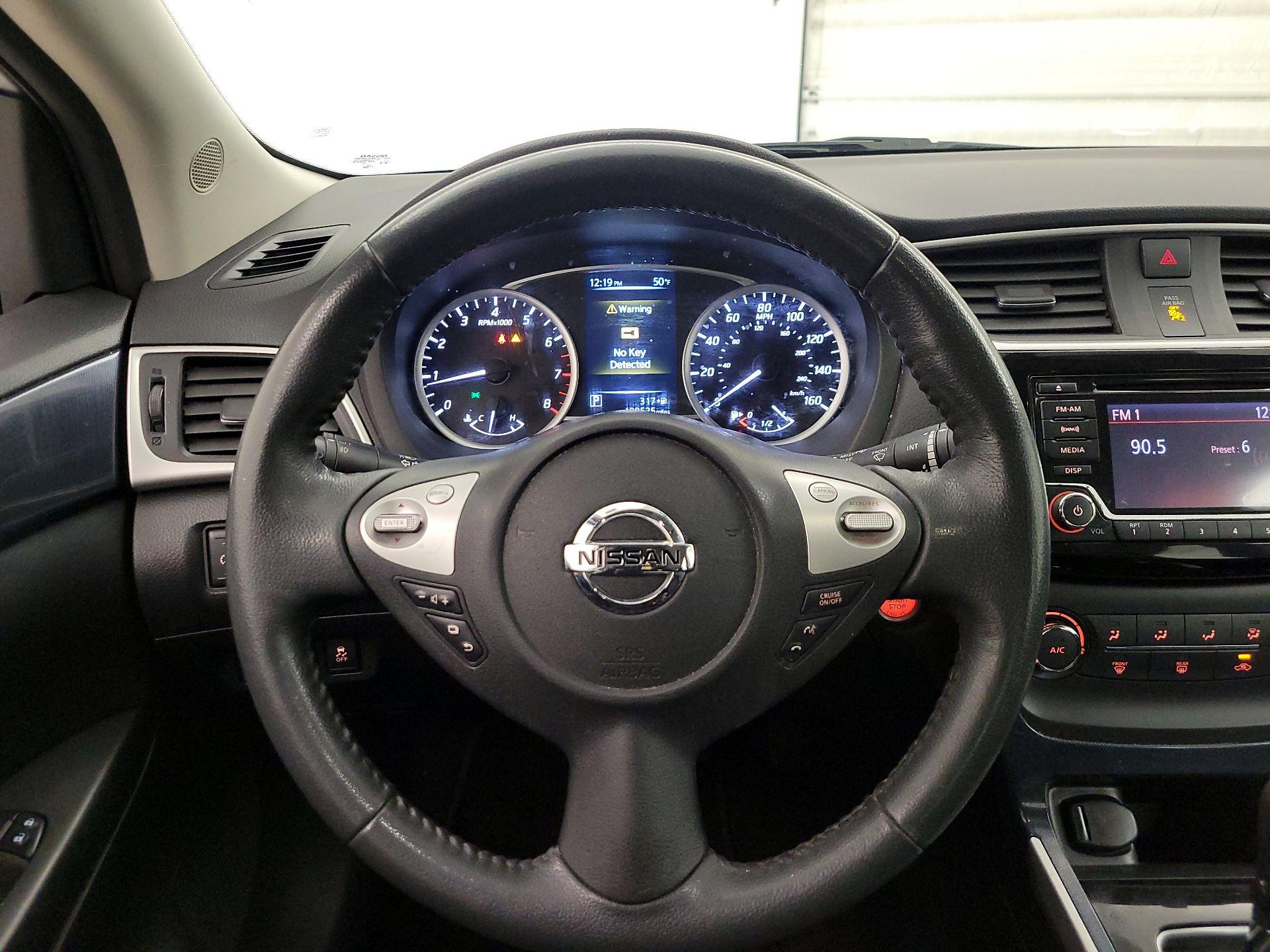 Thumbnail: 2017 Nissan Sentra - 10