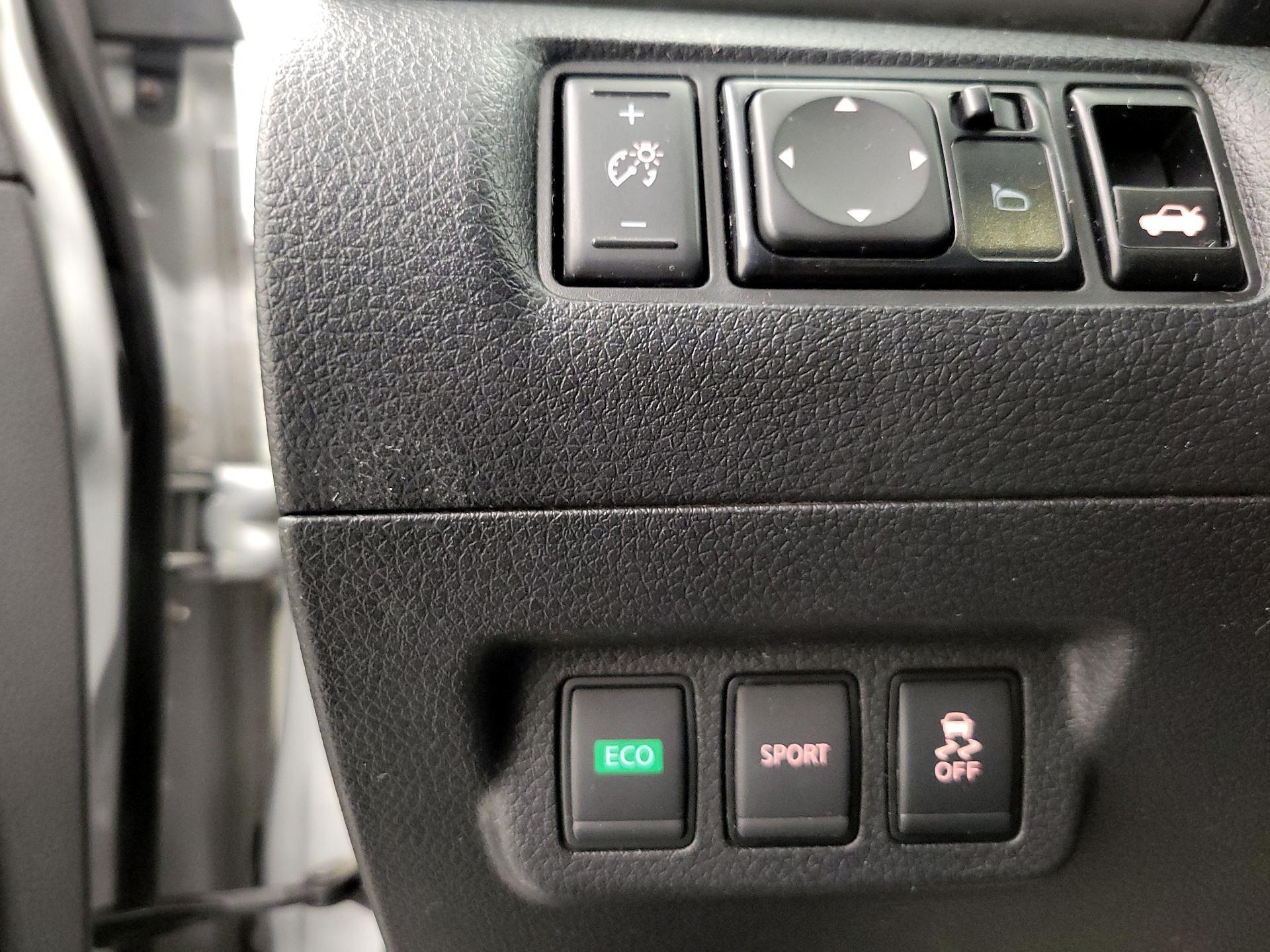 Thumbnail: 2017 Nissan Sentra - 13