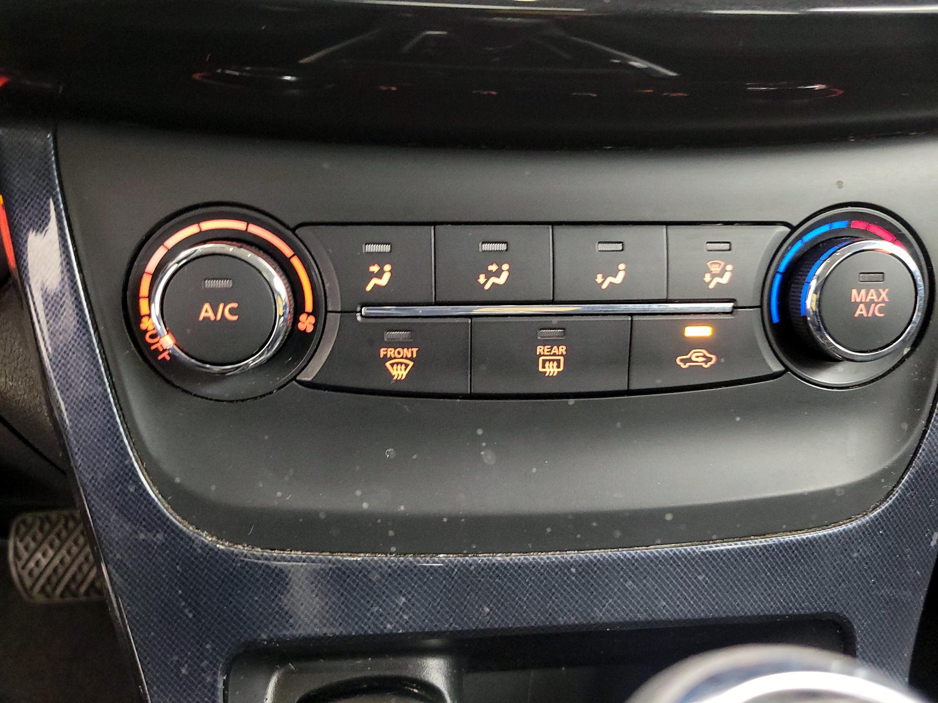 Thumbnail: 2017 Nissan Sentra - 16