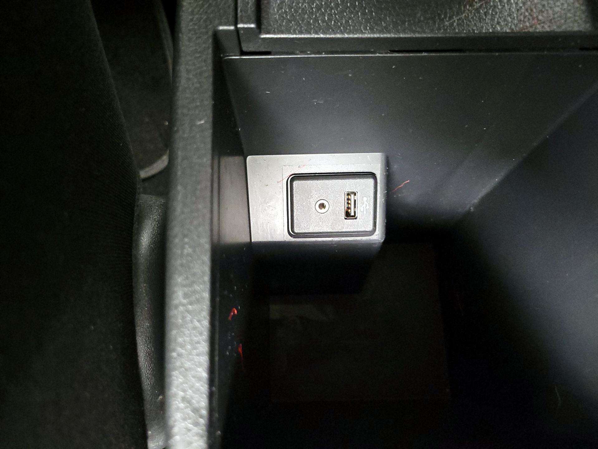 Thumbnail: 2017 Nissan Sentra - 18